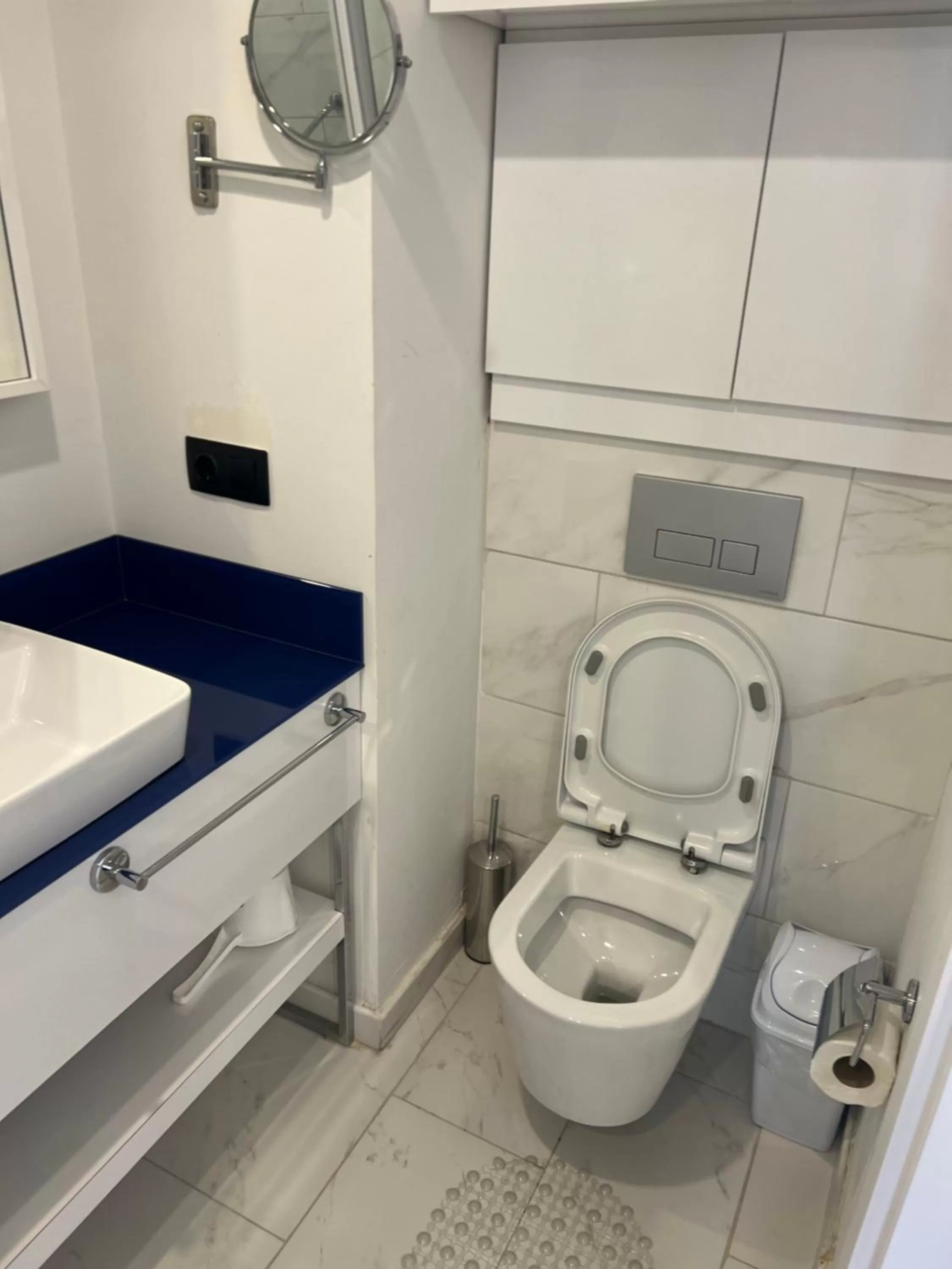 Toilet, Bathroom in BaTumi ApartHoTel Black Sea coast