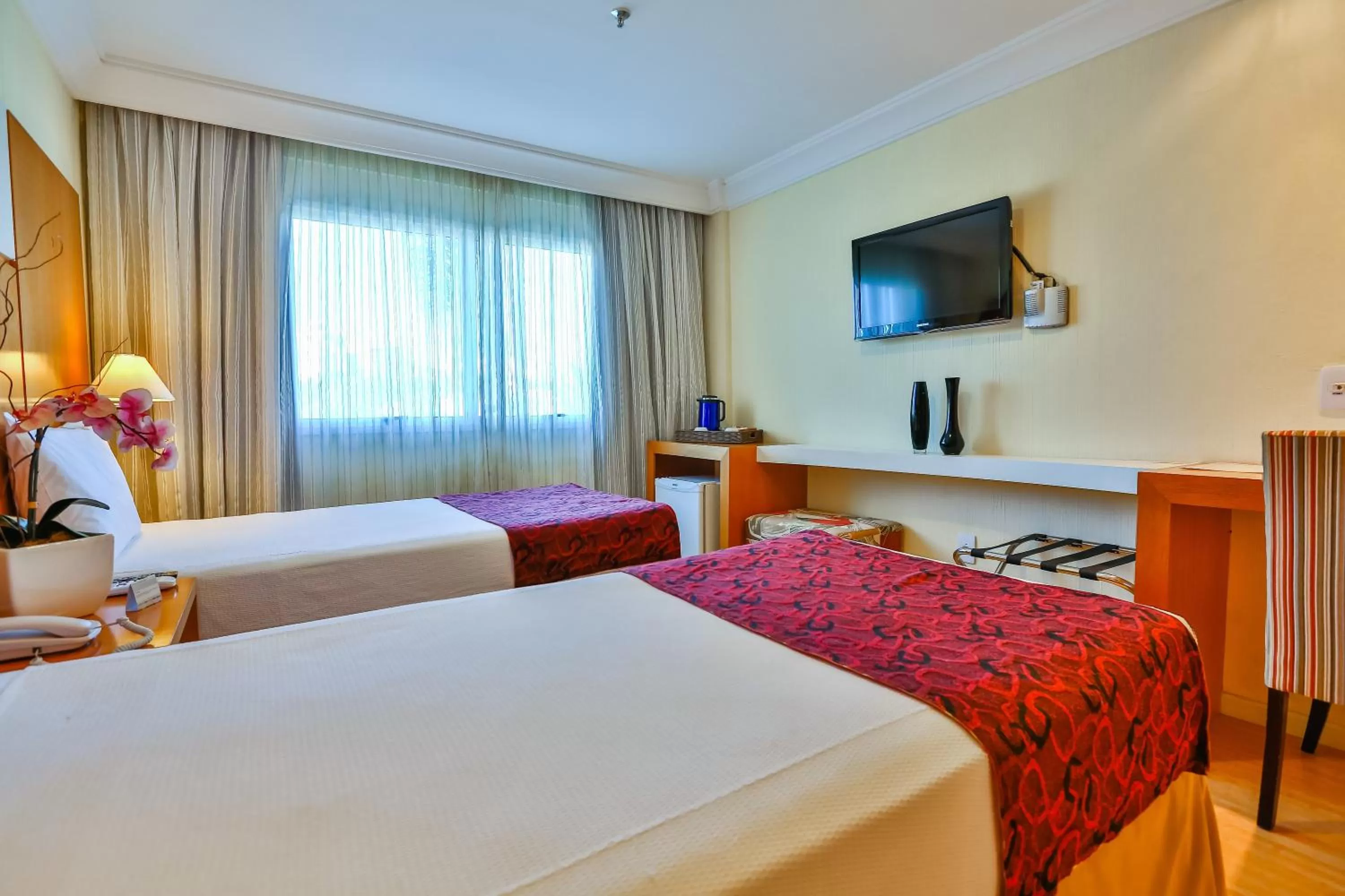 Photo of the whole room, Bed in Dubai Macaé by Atlântica