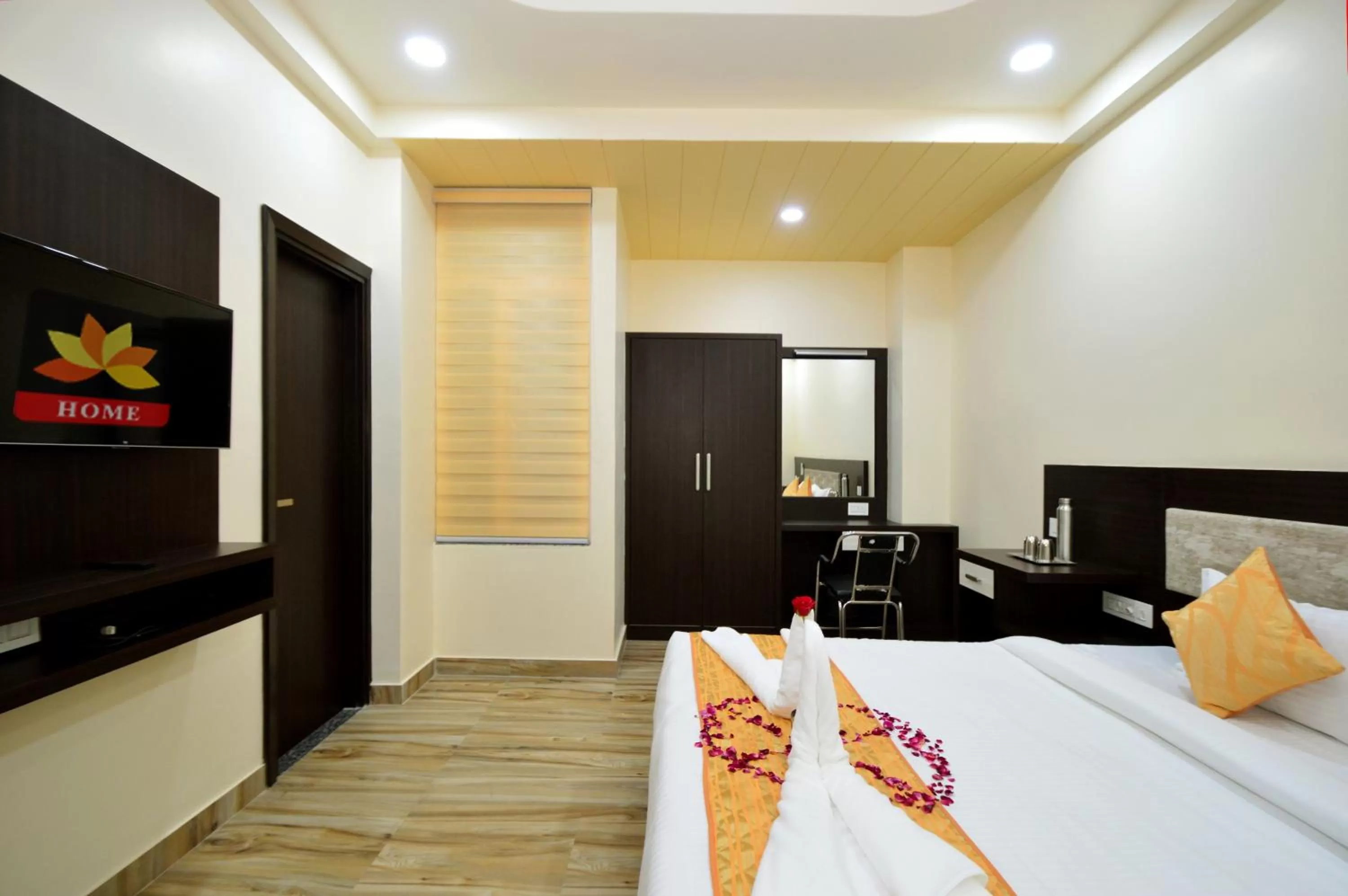 TV/Entertainment Center in Kapish Home-All Pure Veg