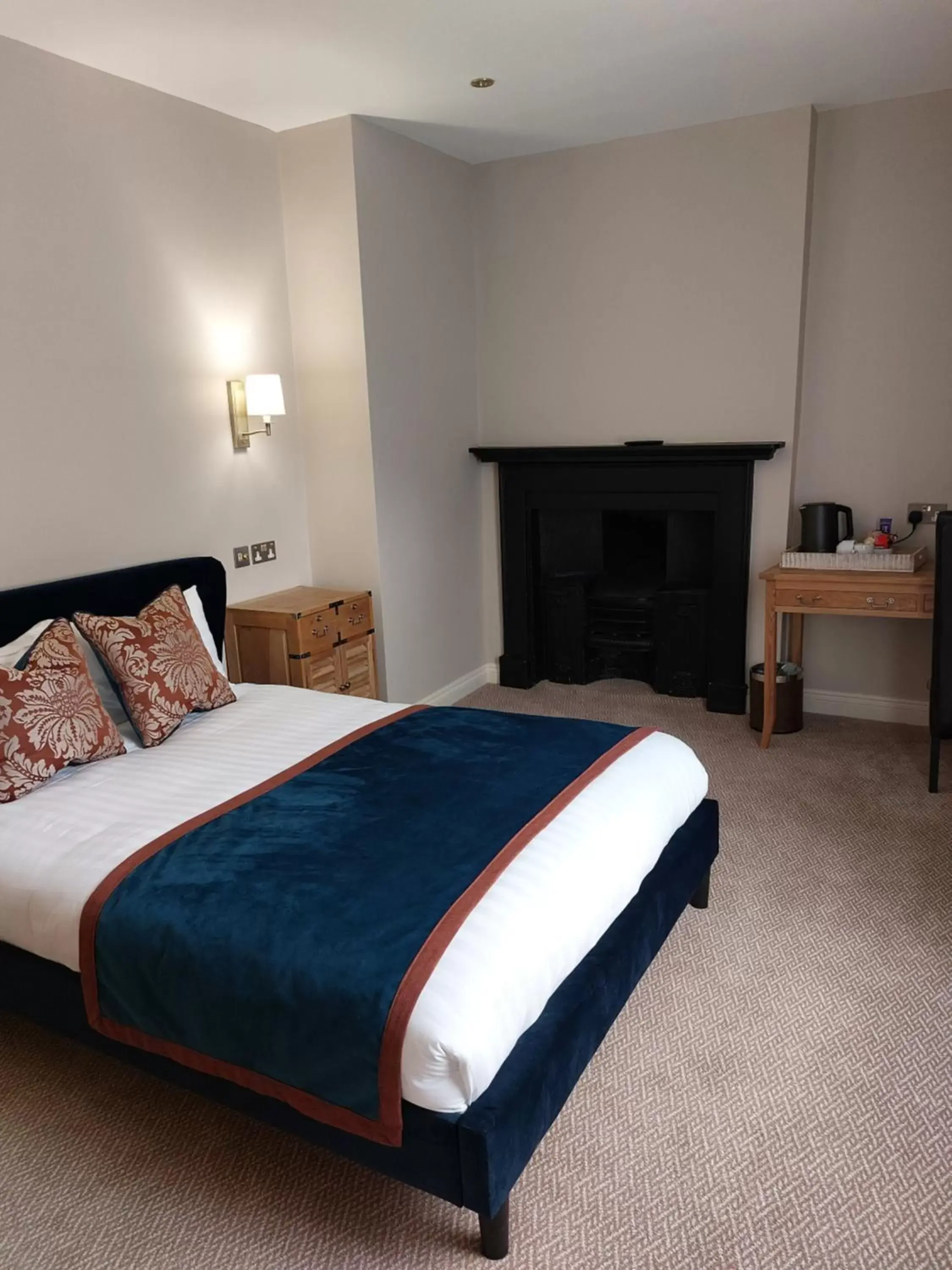 Bedroom, Bed in Owston Hall Hotel