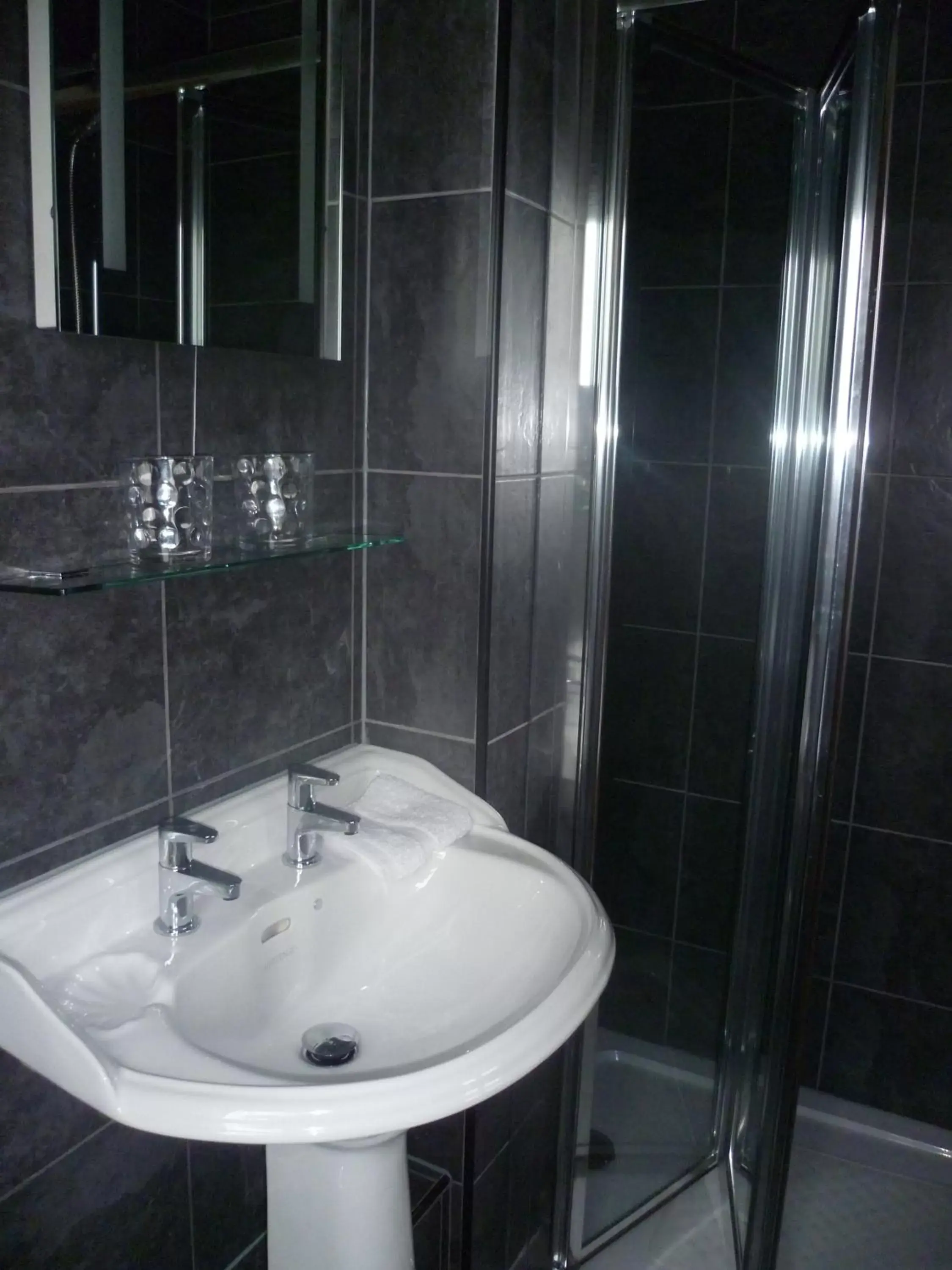 Shower, Bathroom in Moor View