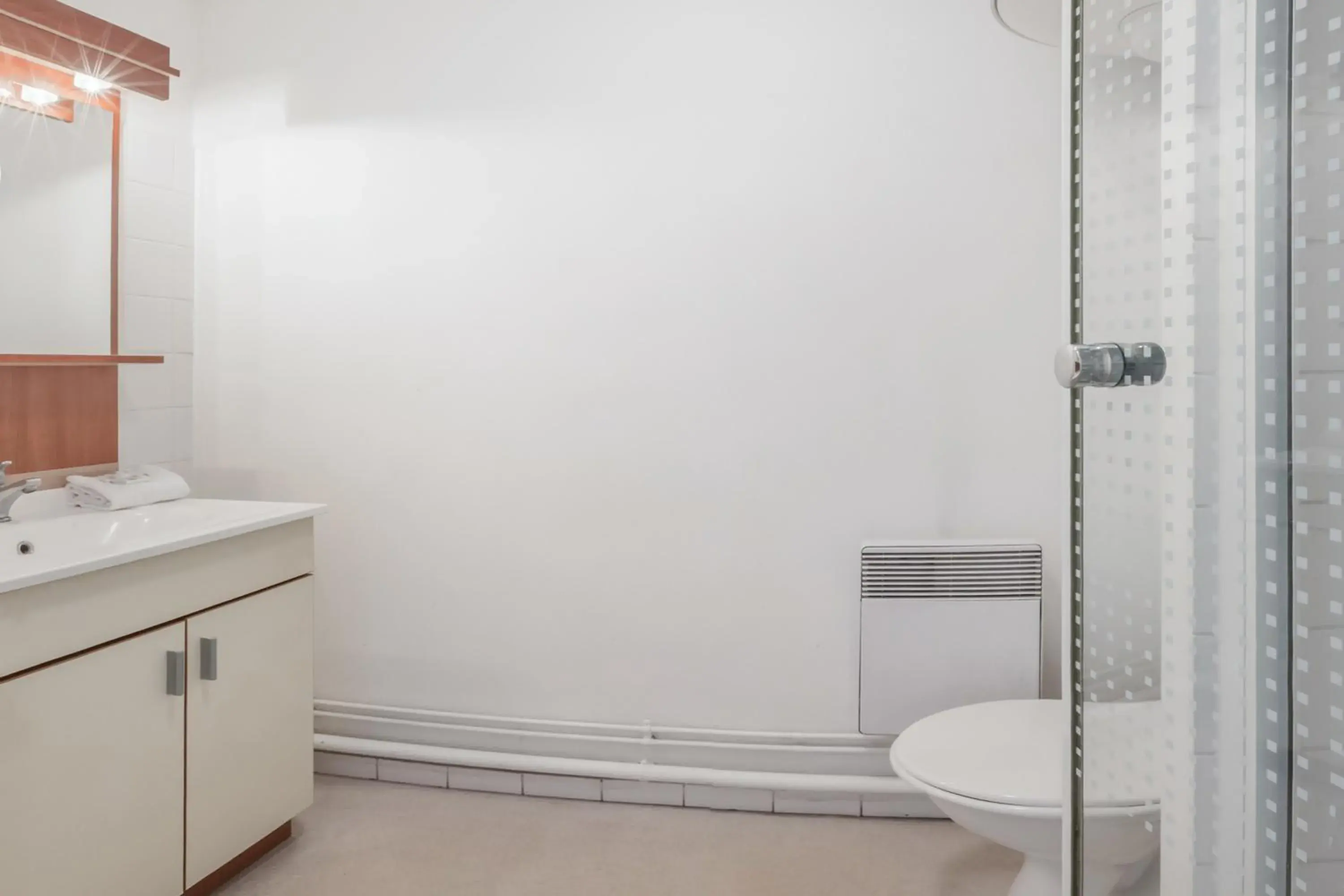 Toilet, Bathroom in Appart'City Blois