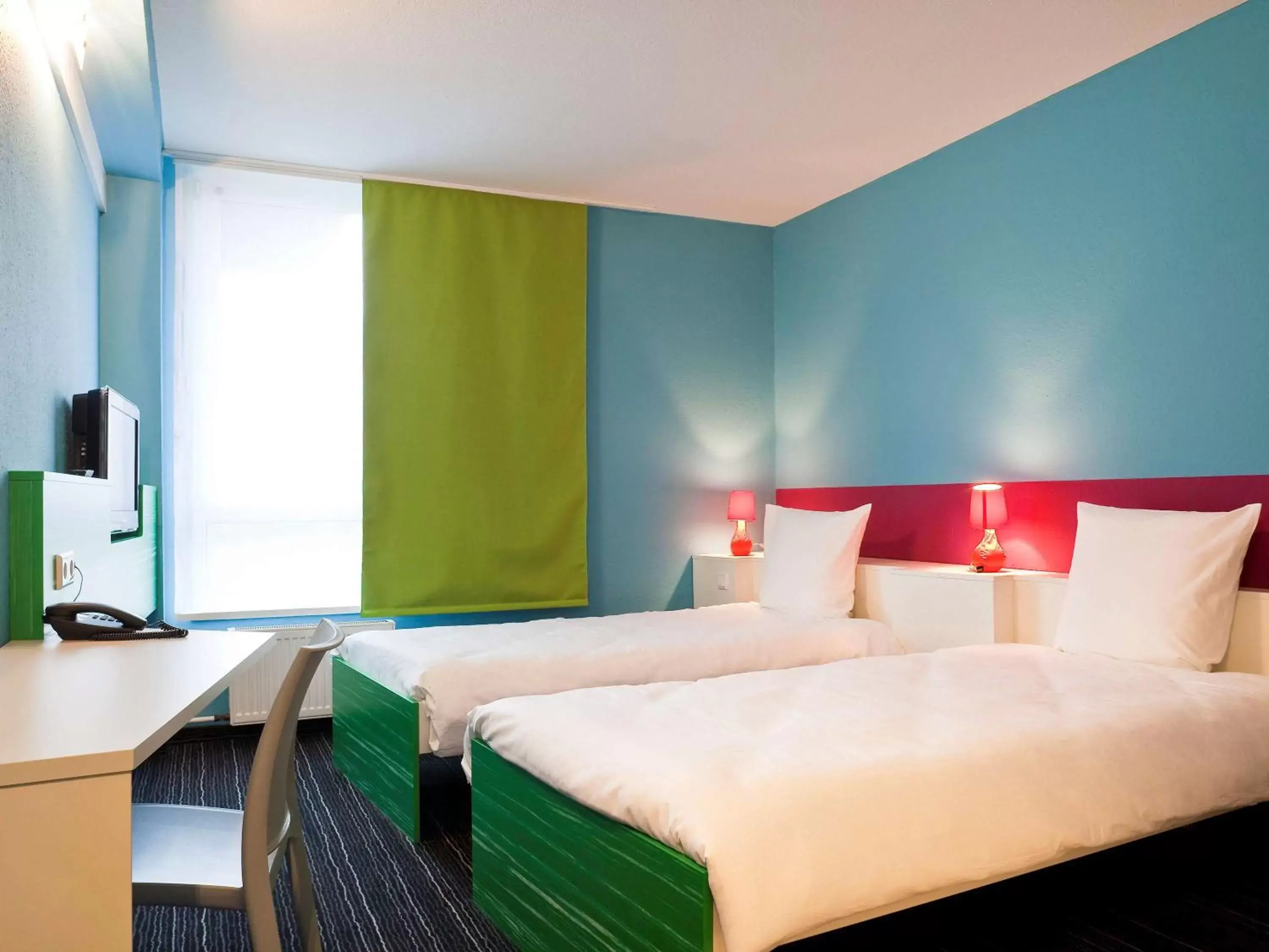 Photo of the whole room, Bed in ibis Styles Duesseldorf-Neuss