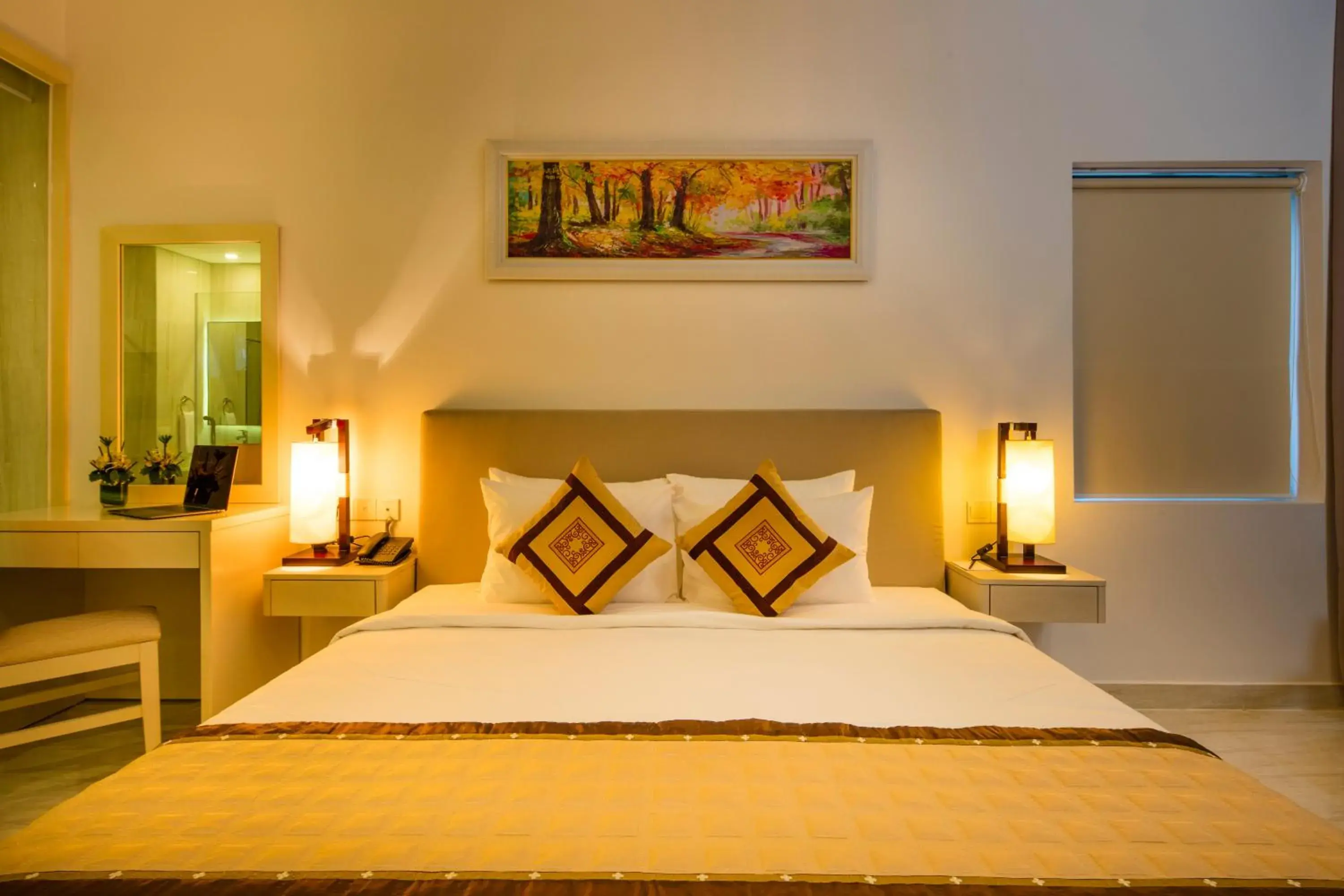 Bedroom, Bed in Diamond Bay Condotel Resort Nha Trang