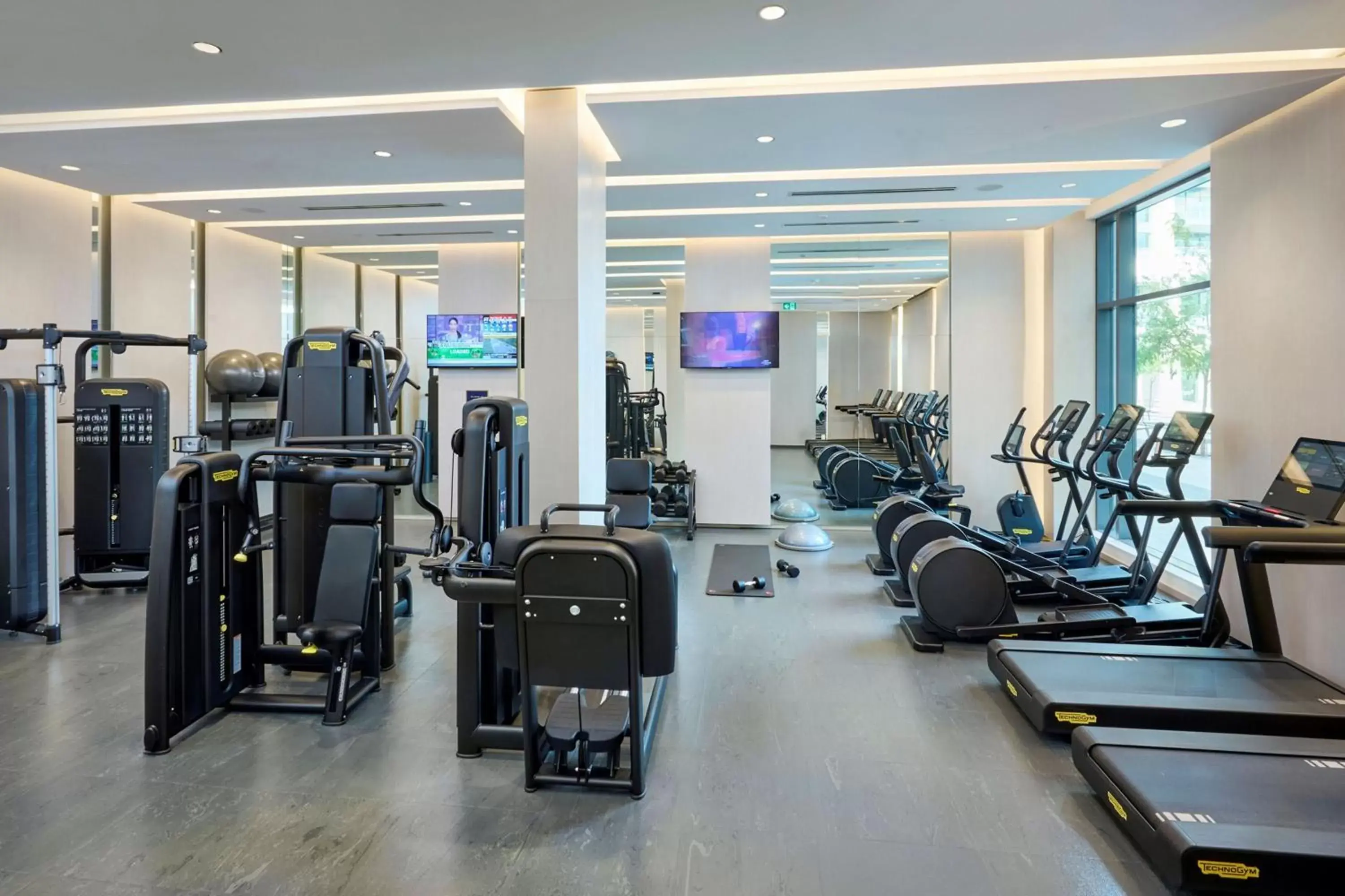 Fitness centre/facilities, Fitness Center/Facilities in The Pearle Hotel & Spa, Autograph Collection