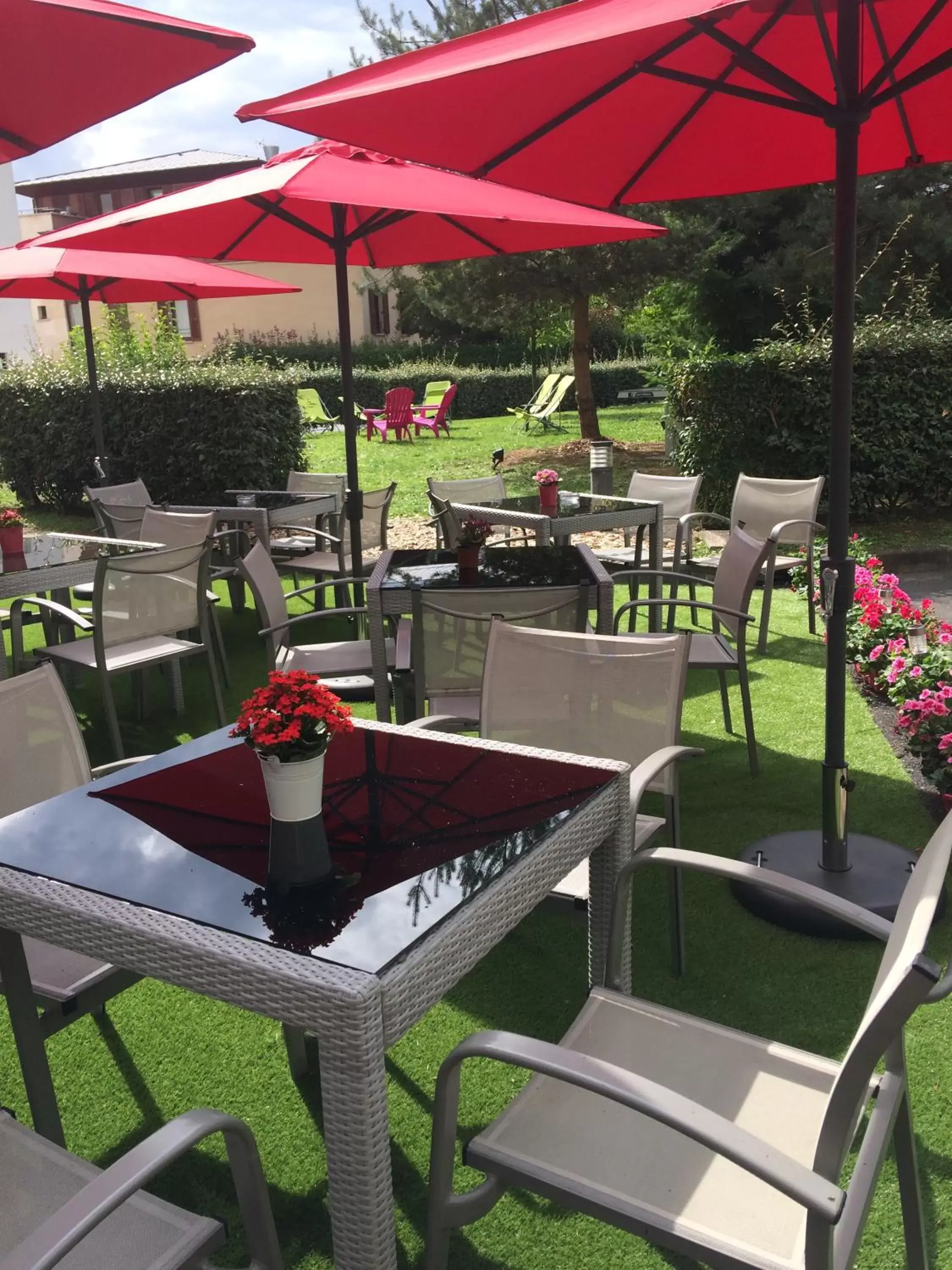 Patio, Restaurant/Places to Eat in Residhome Val d'Europe