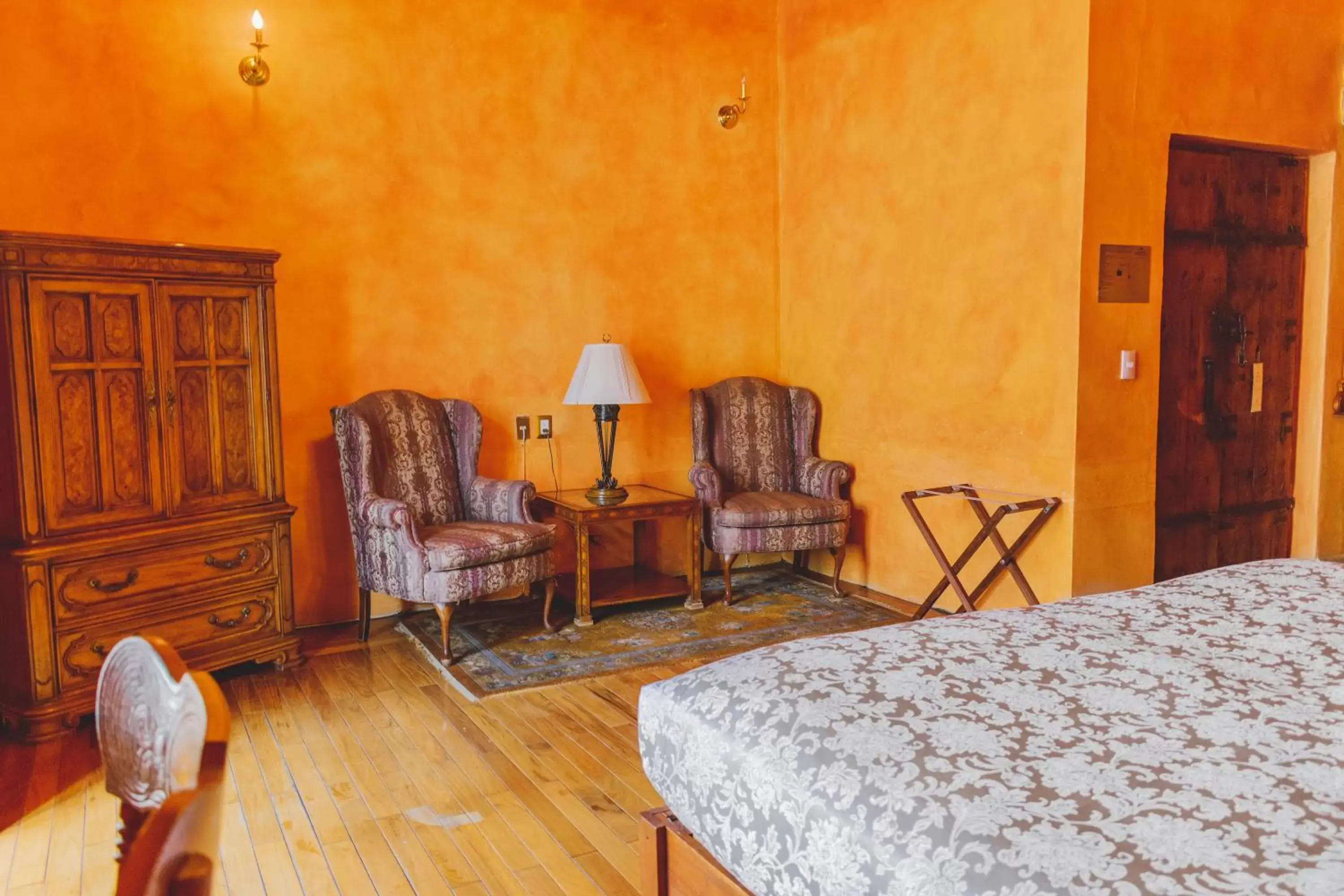 Bedroom, Seating Area in La Casa de la Marquesa