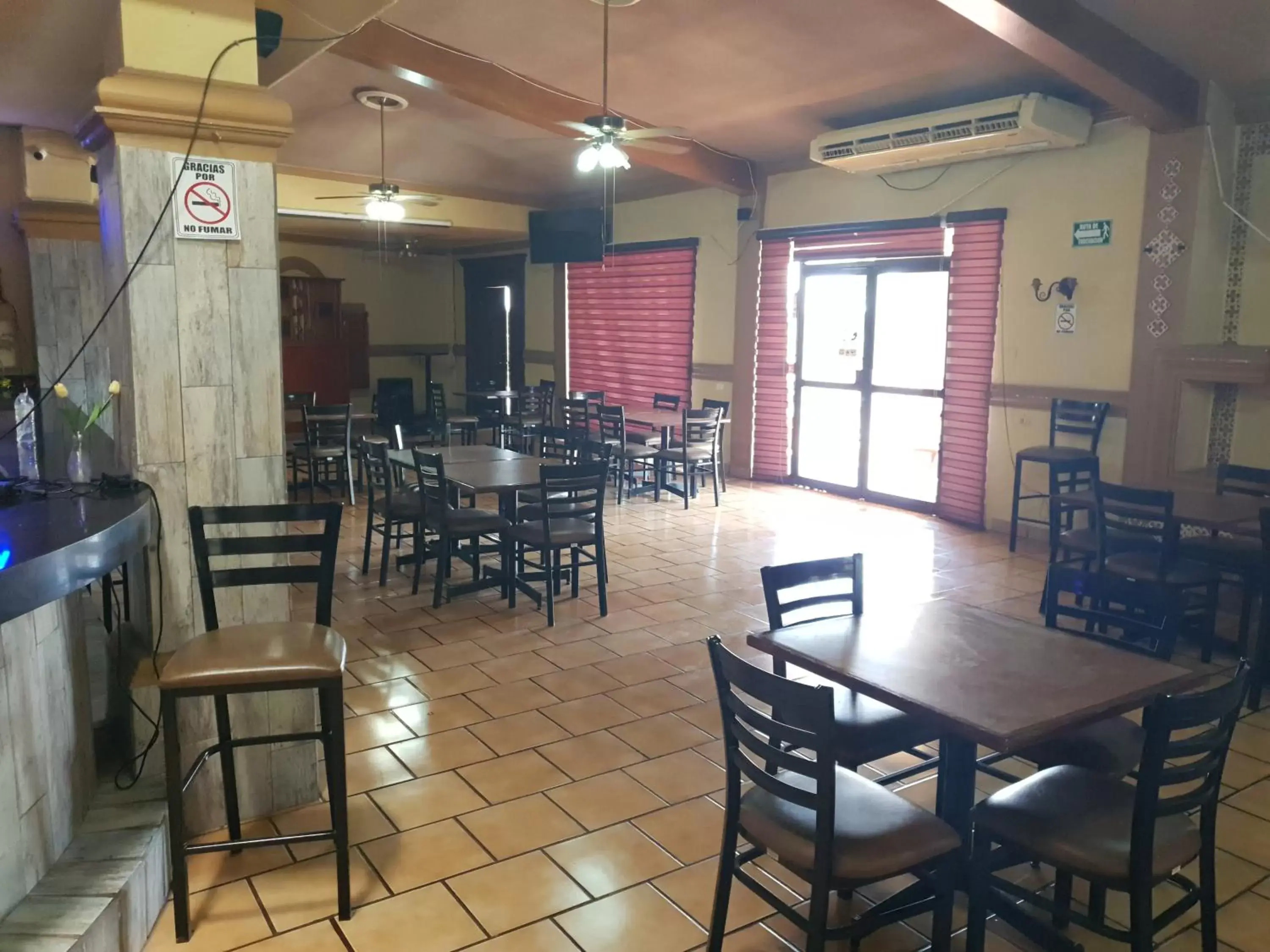Restaurant/Places to Eat in Hotel Posada Santa Fe