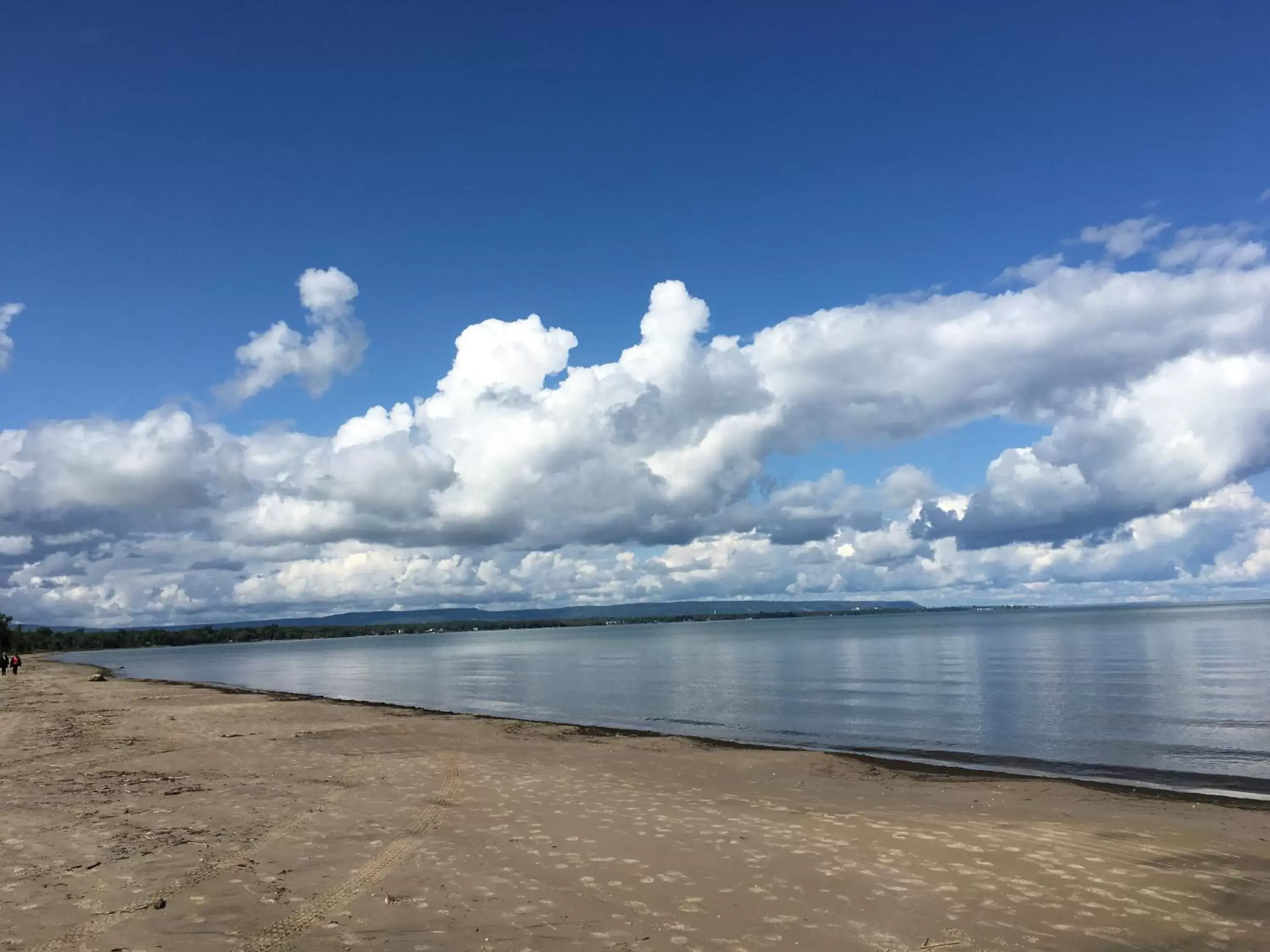 Property building, Beach in Wasaga Motel Inn