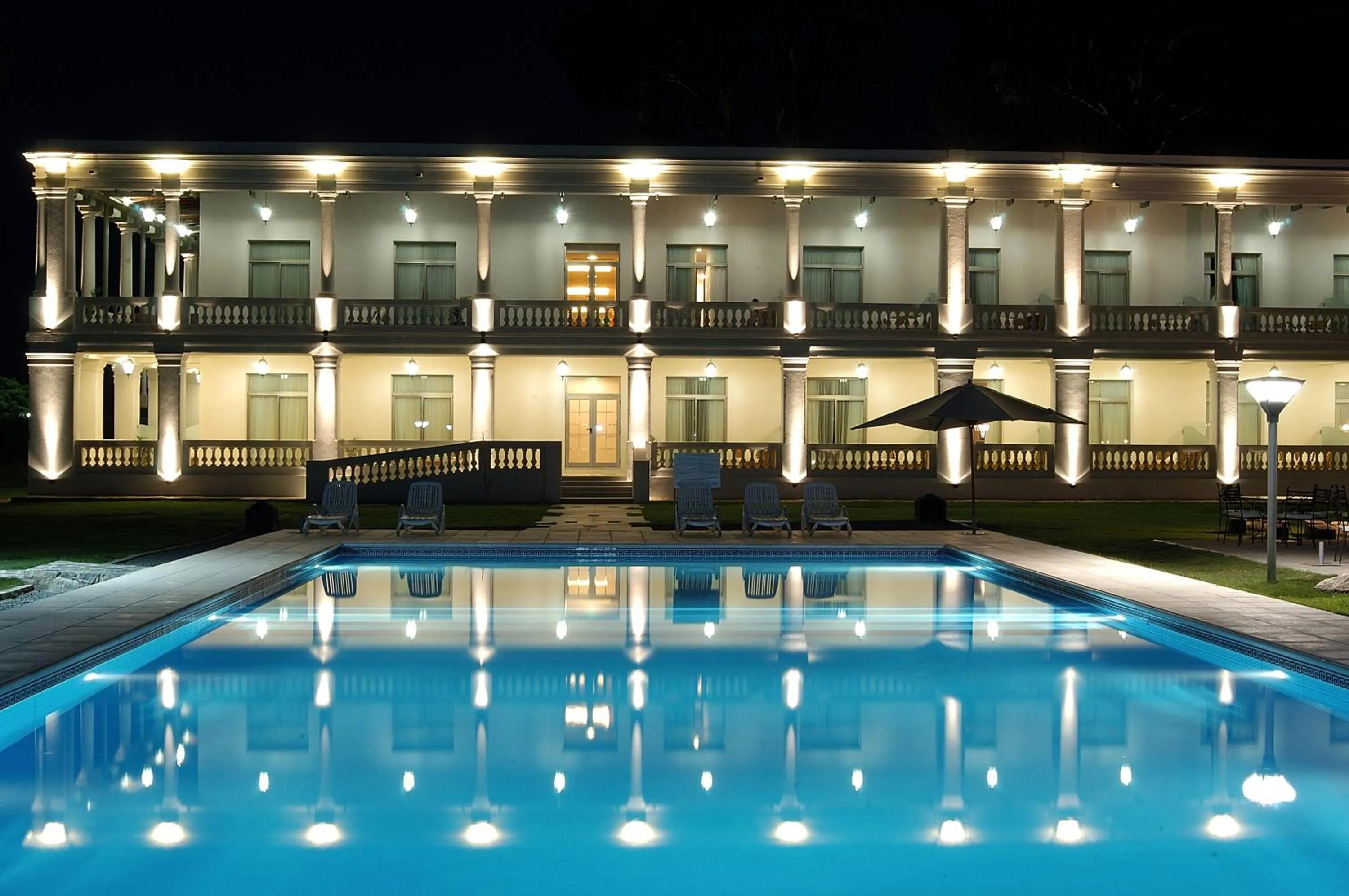 Pool view in Howard Johnson Sierras Hotel y Casino Alta Gracia