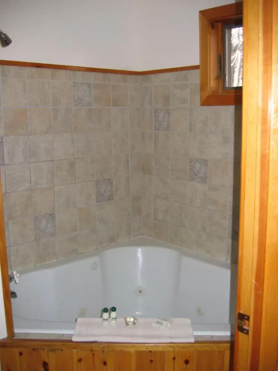 Bathroom in Trails End Inn