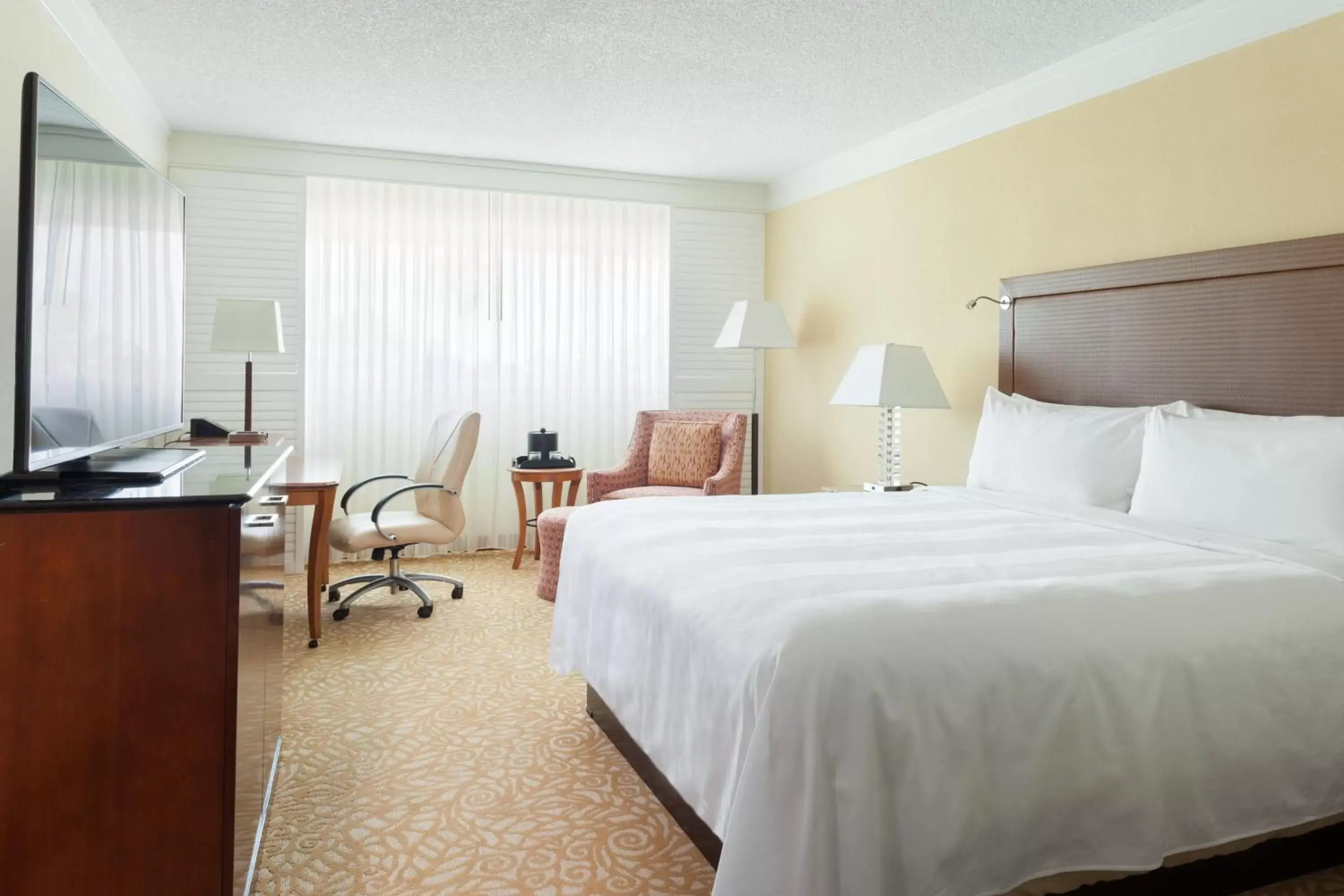 Photo of the whole room, Bed in West Palm Beach Marriott