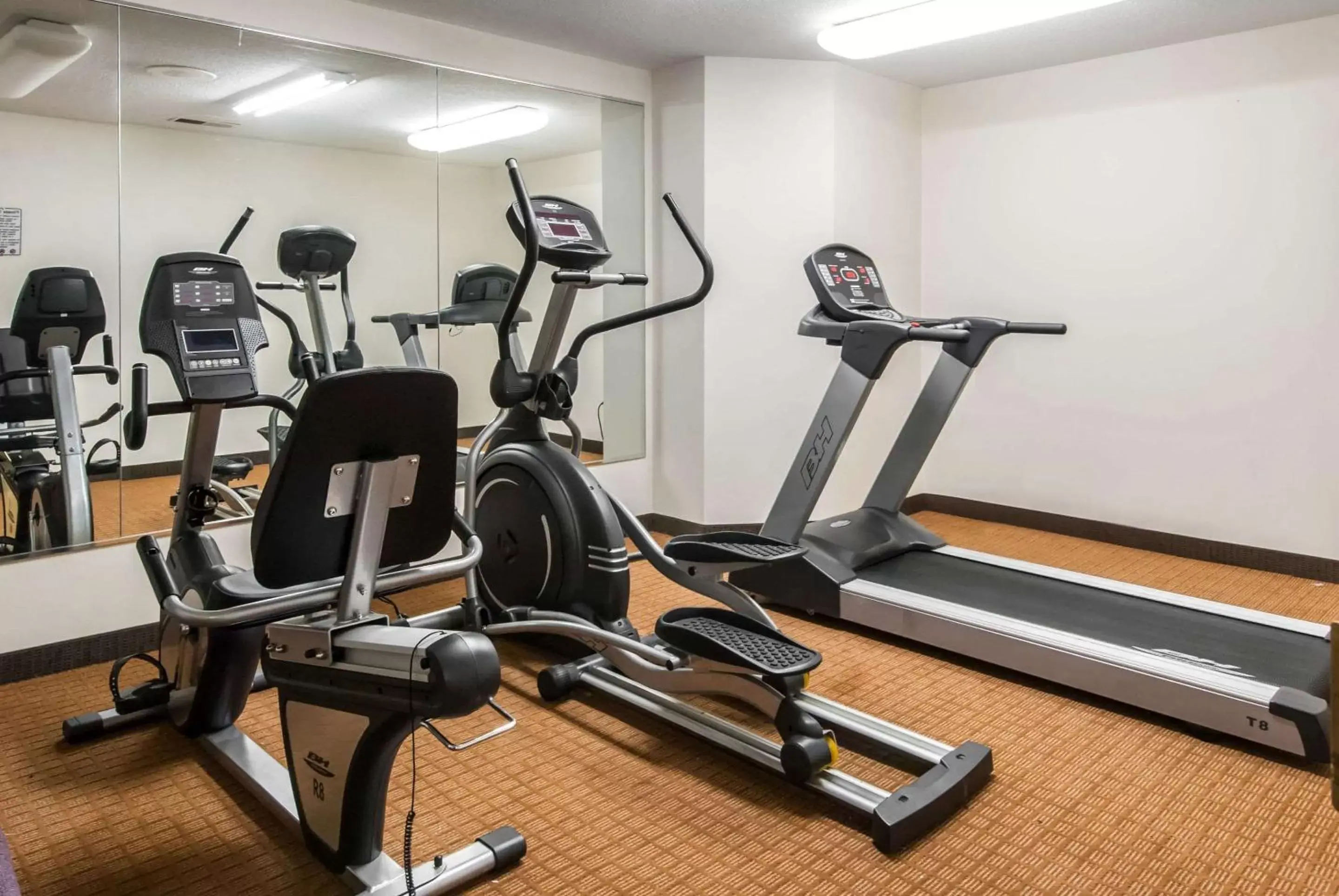 Fitness centre/facilities, Fitness Center/Facilities in Sleep Inn Saint Charles