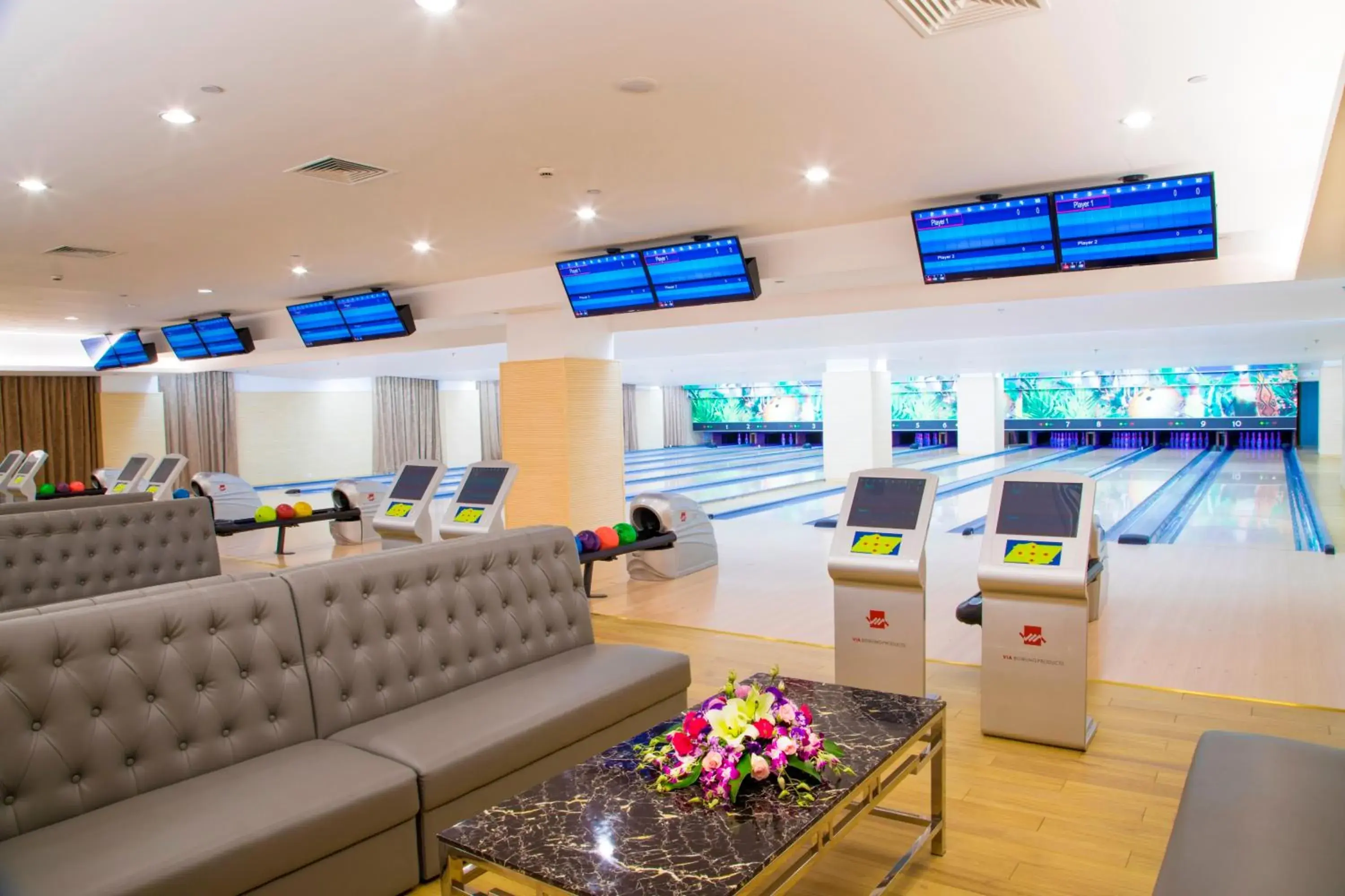 Bowling in Jin Jiang Pine City Hotel