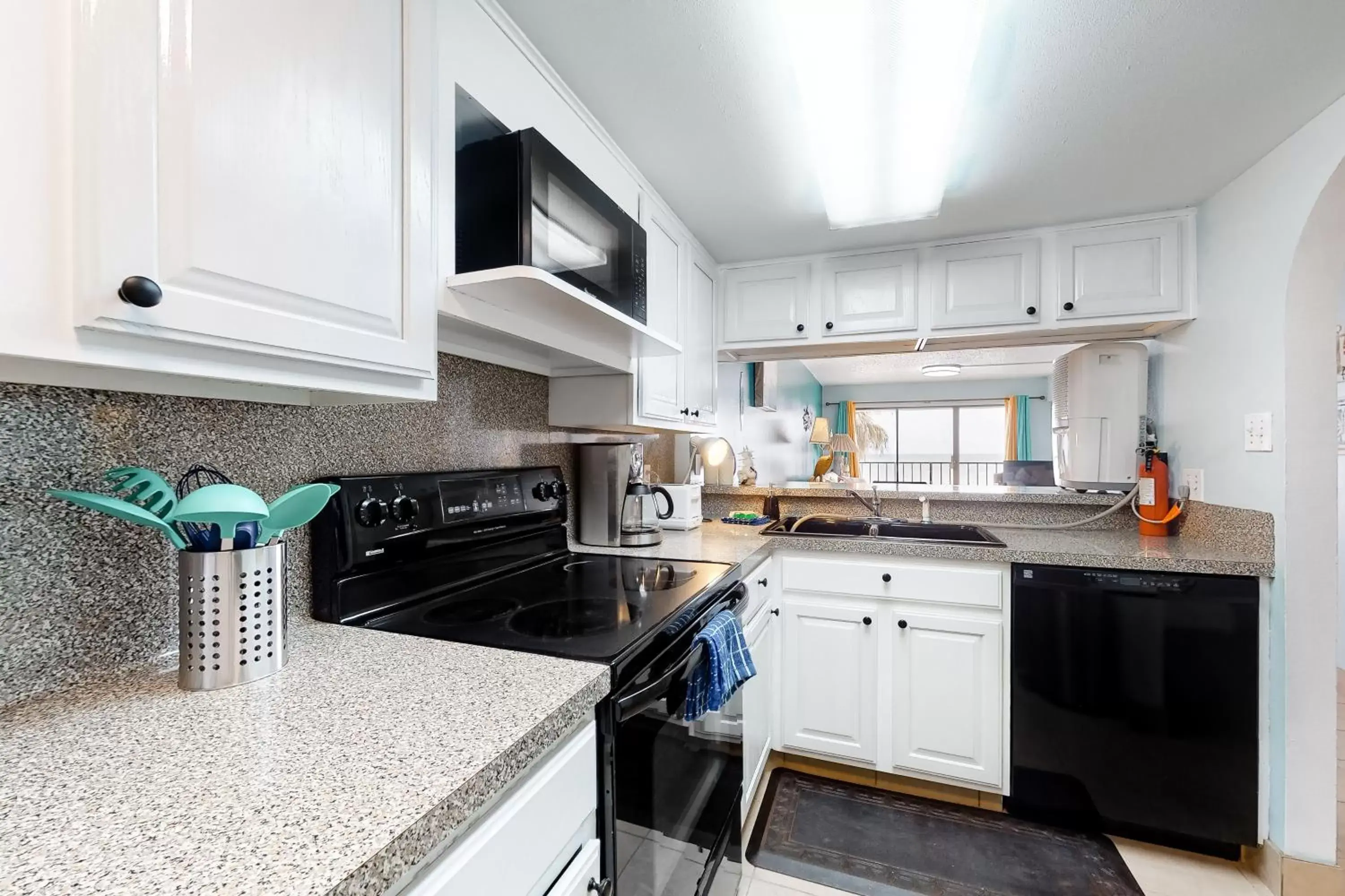 Kitchen/Kitchenette in Seawall Apartments