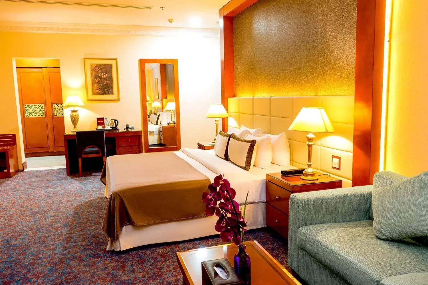 Living room, Bed in Grand Excelsior Hotel Al Barsha