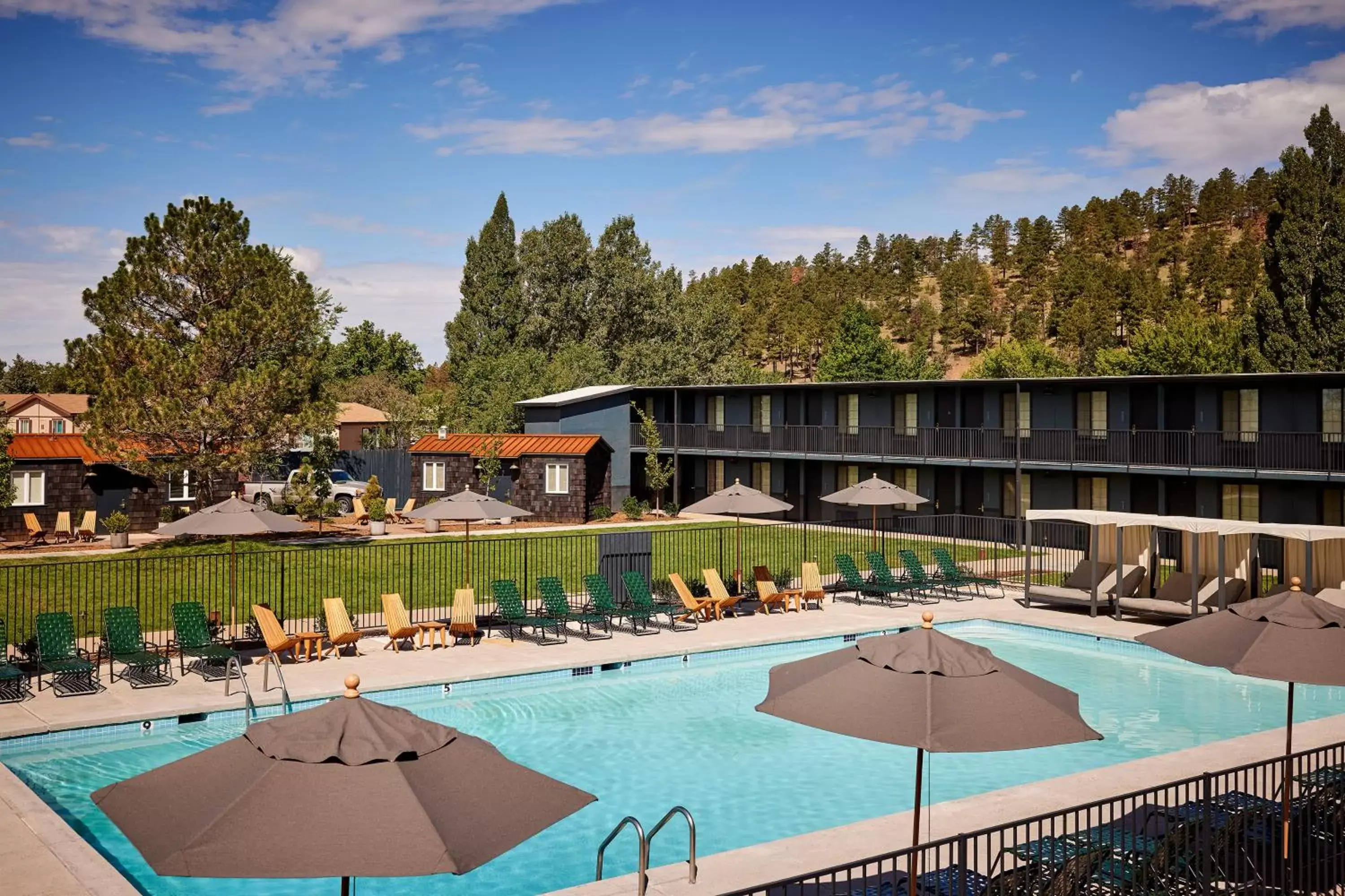 Property building, Pool View in High Country Motor Lodge - Near NAU and Downtown