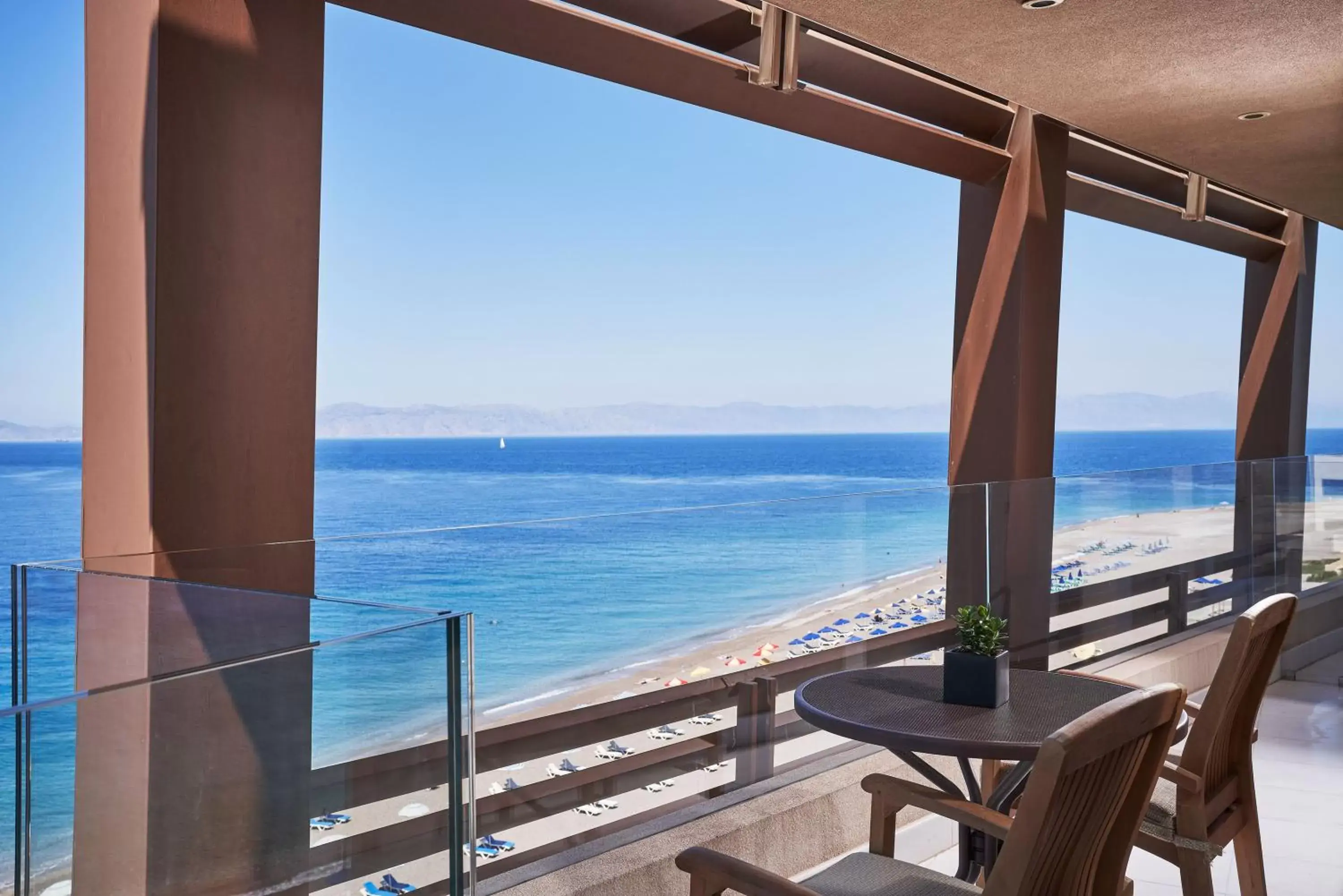 One-Bedroom Suite - Premium View in Bellevue On The Beach Suites