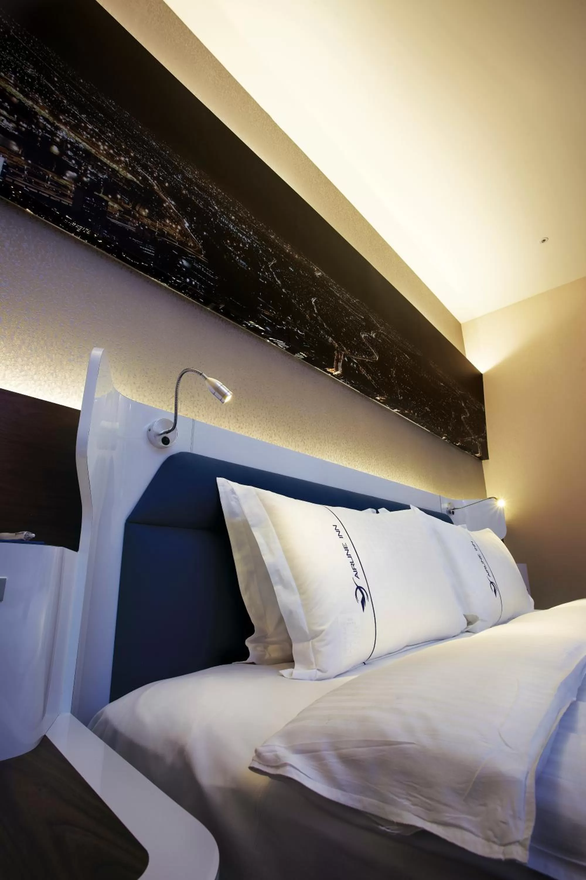 bunk bed, Bed in Airline Inn Green Park Way