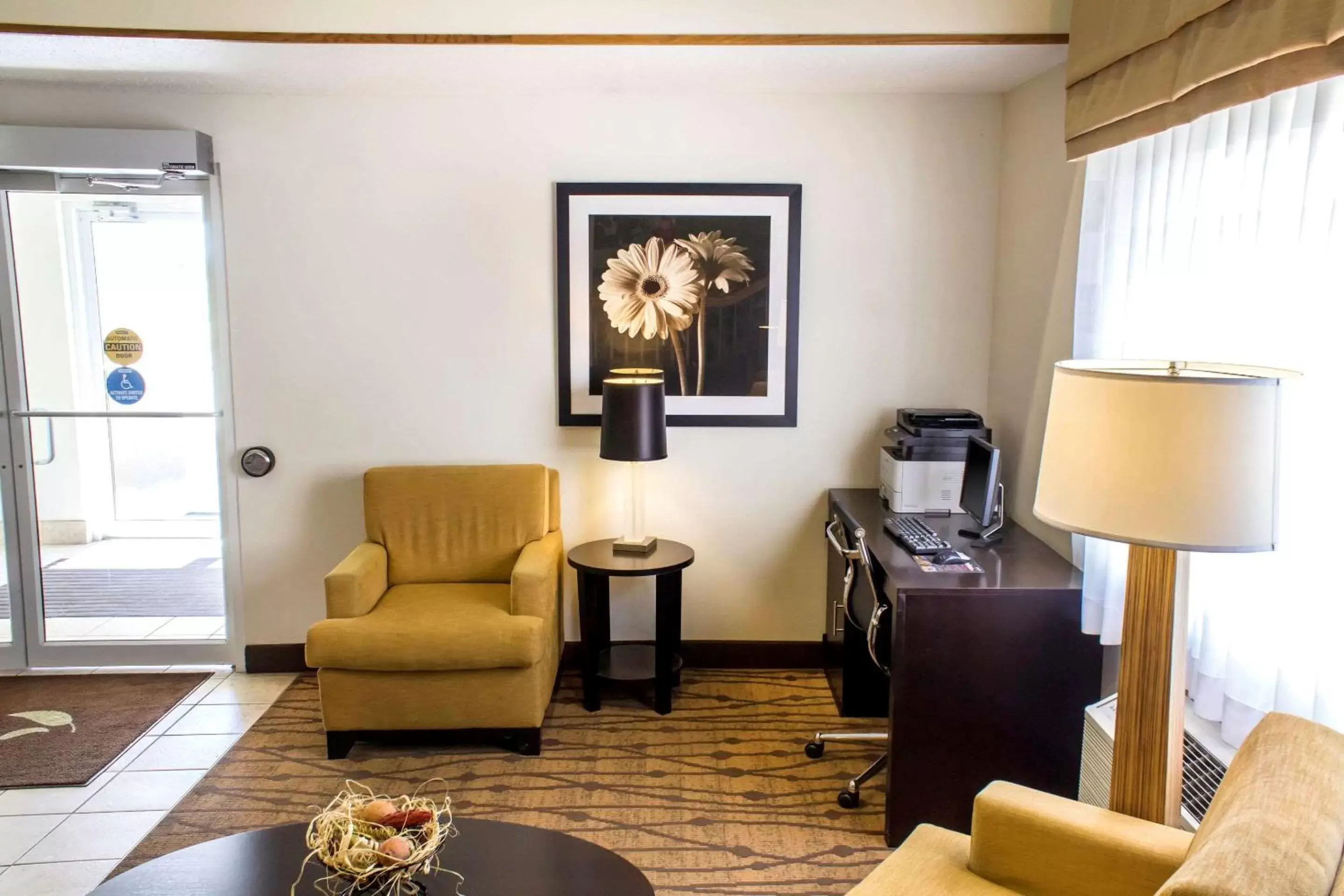 Lobby or reception, Seating Area in Sleep Inn & Suites Charles City