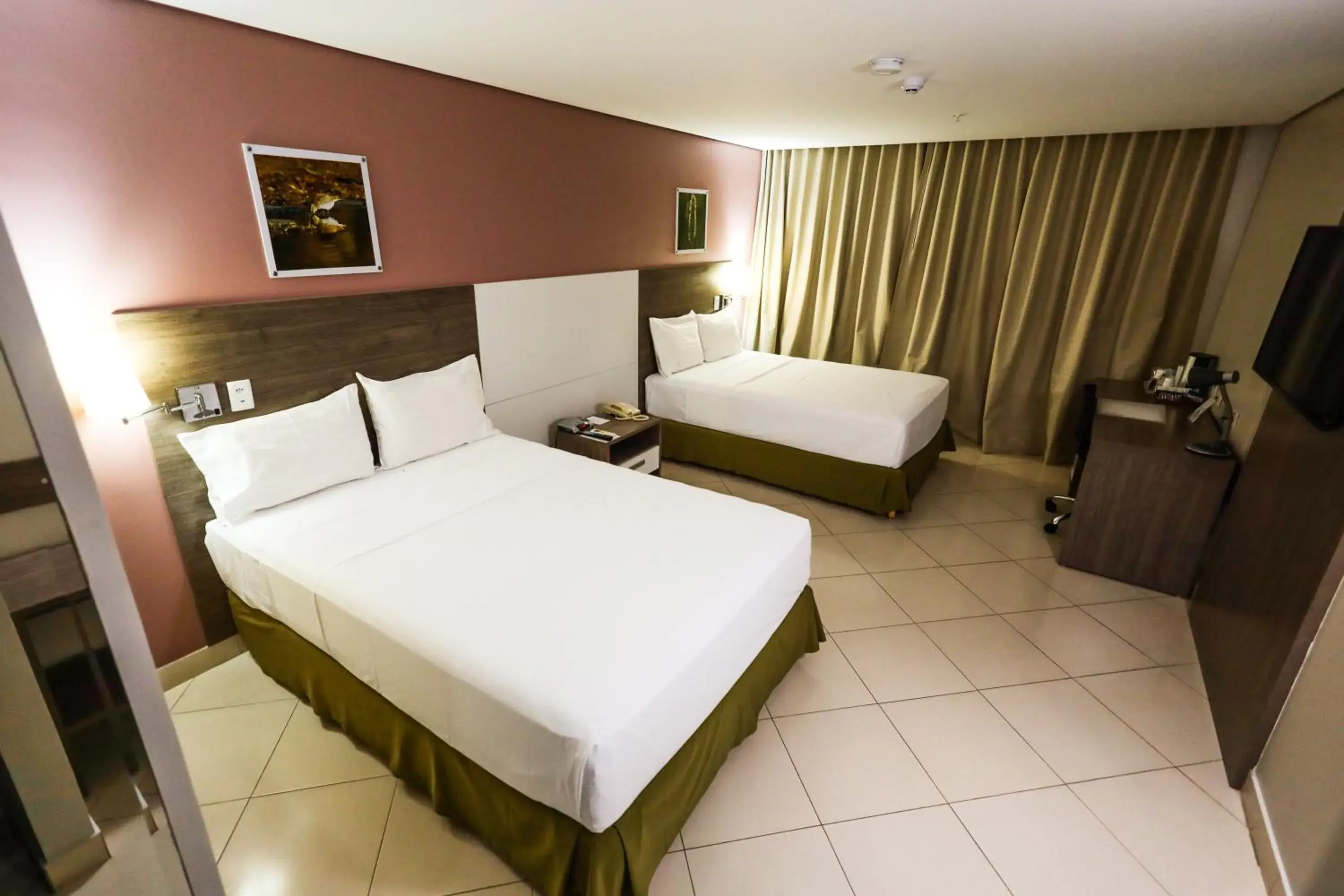 Bed in Holiday Inn Cuiaba, an IHG Hotel