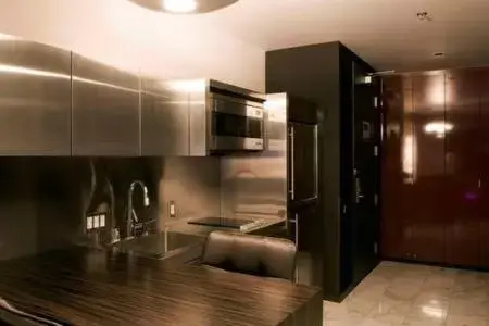 Kitchen/Kitchenette in Luxury Suites at Palms Place