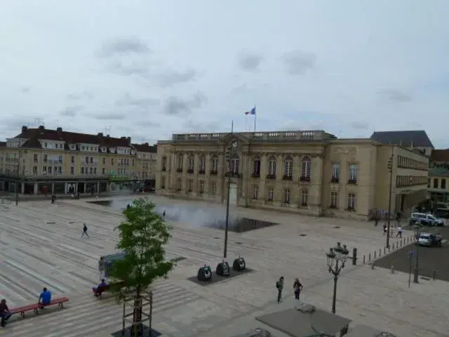 Property building in Hôtel Victor