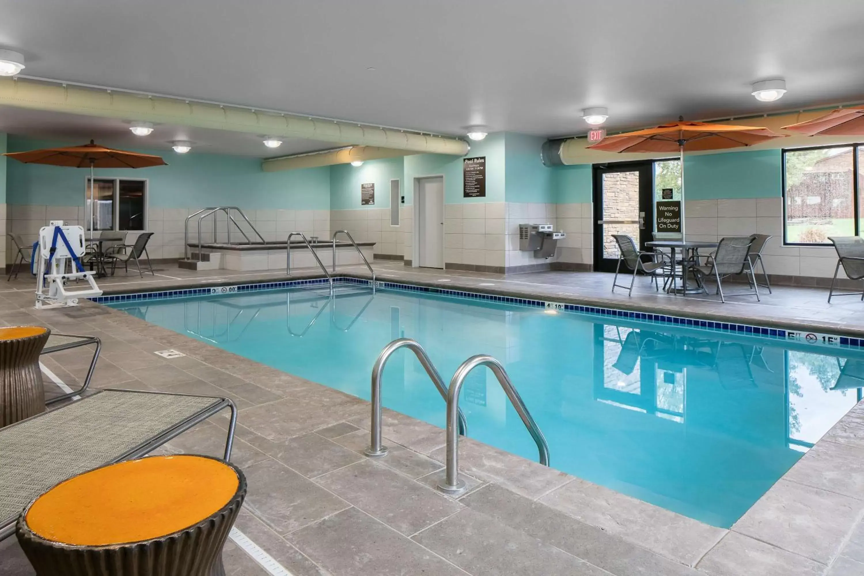 Pool view, Swimming Pool in Hampton Inn & Suites Mason City, IA