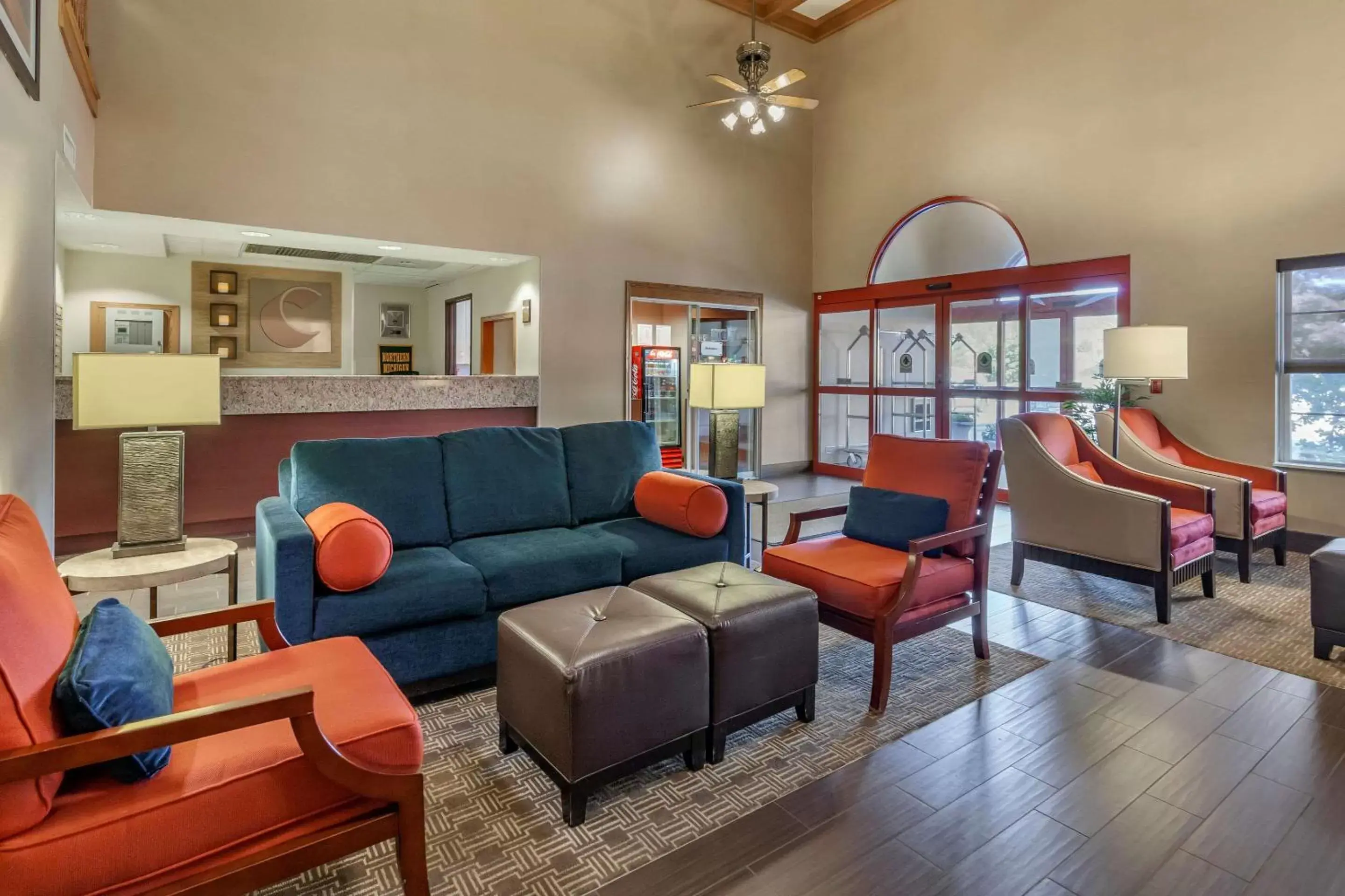 Lobby or reception, Seating Area in Comfort Suites