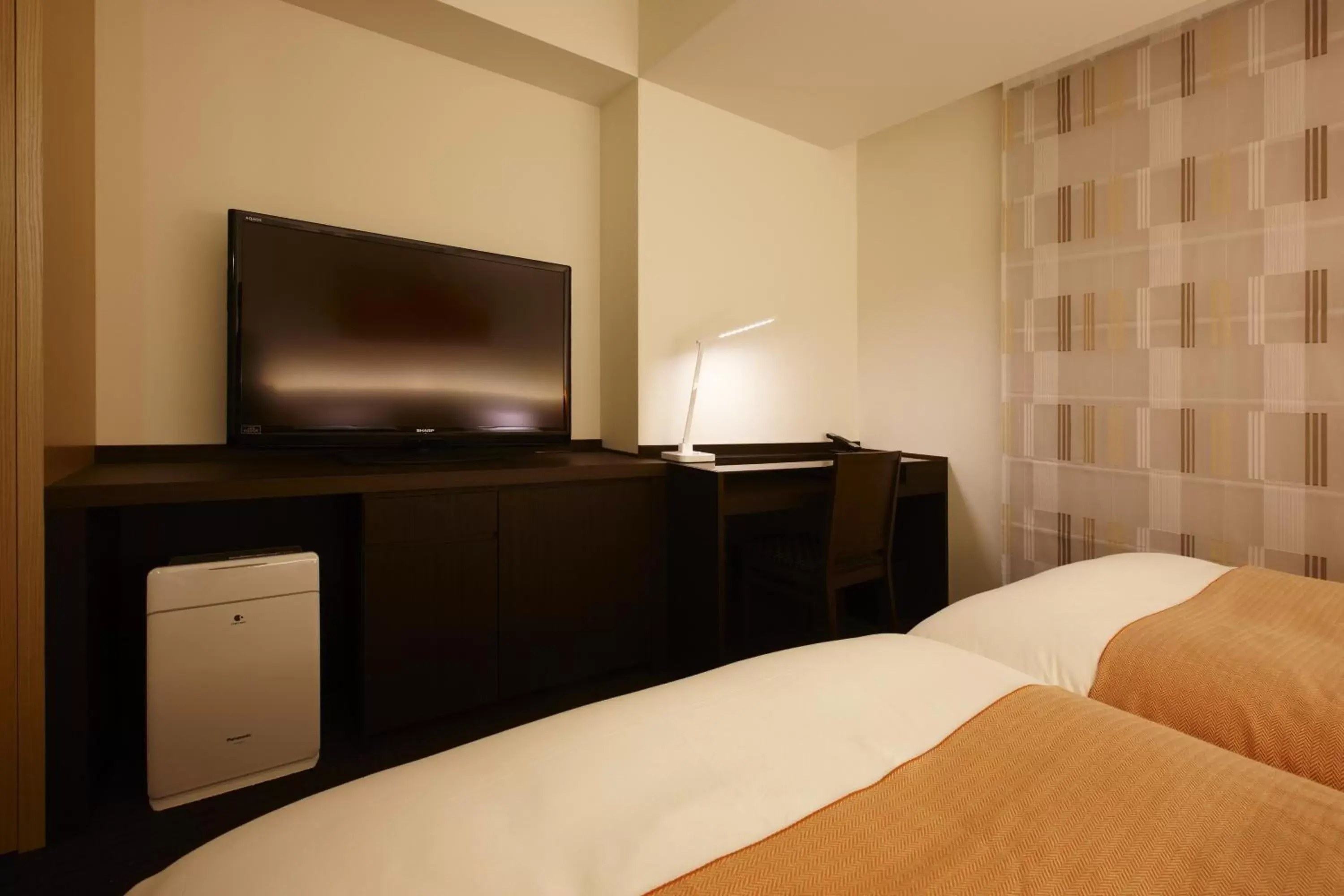 Photo of the whole room, Bed in HOTEL FORZA HAKATAEKI CHIKUSHI-GUCHI Ⅰ Photo of the whole room, Bed in HOTEL FORZA HAKATAEKI CHIKUSHI-GUCHI Ⅰ