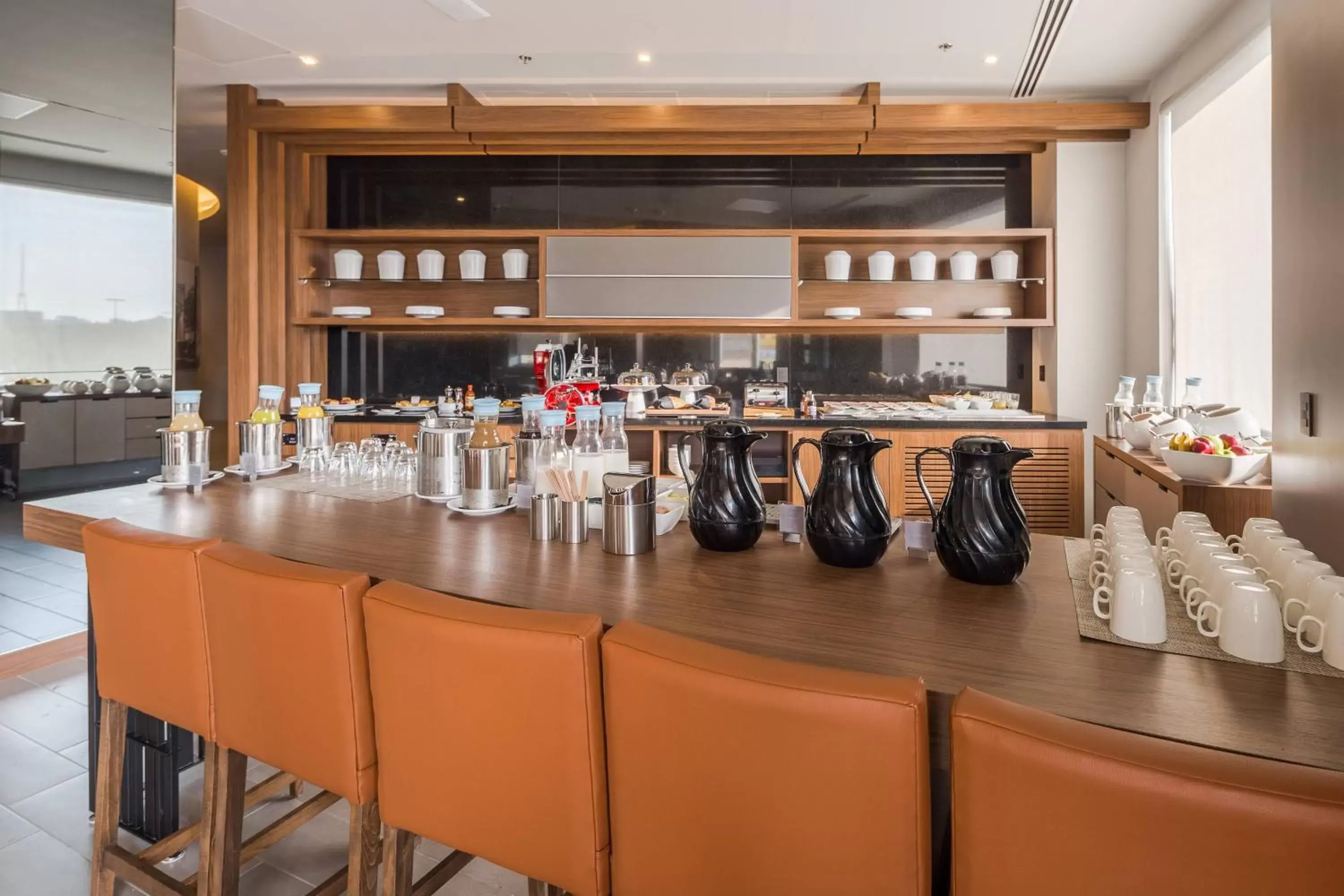 Kitchen or kitchenette, Restaurant/Places to Eat in AC Hotel by Marriott Guadalajara Expo