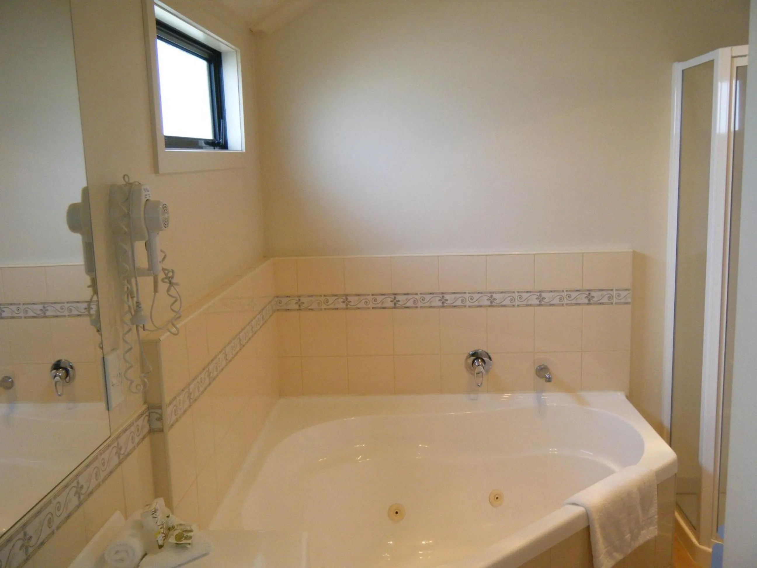 Bathroom in Stadium Motel