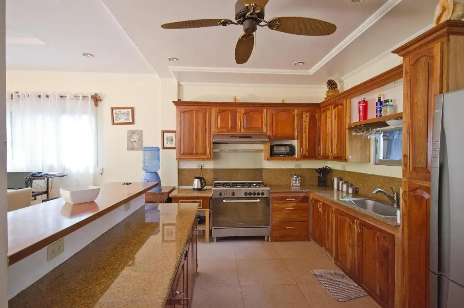 Kitchen or kitchenette, Kitchen/Kitchenette in Mike's Dauin Dive Resort