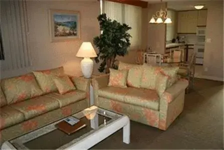 Living room, Seating Area in Maui Beach Vacation Club