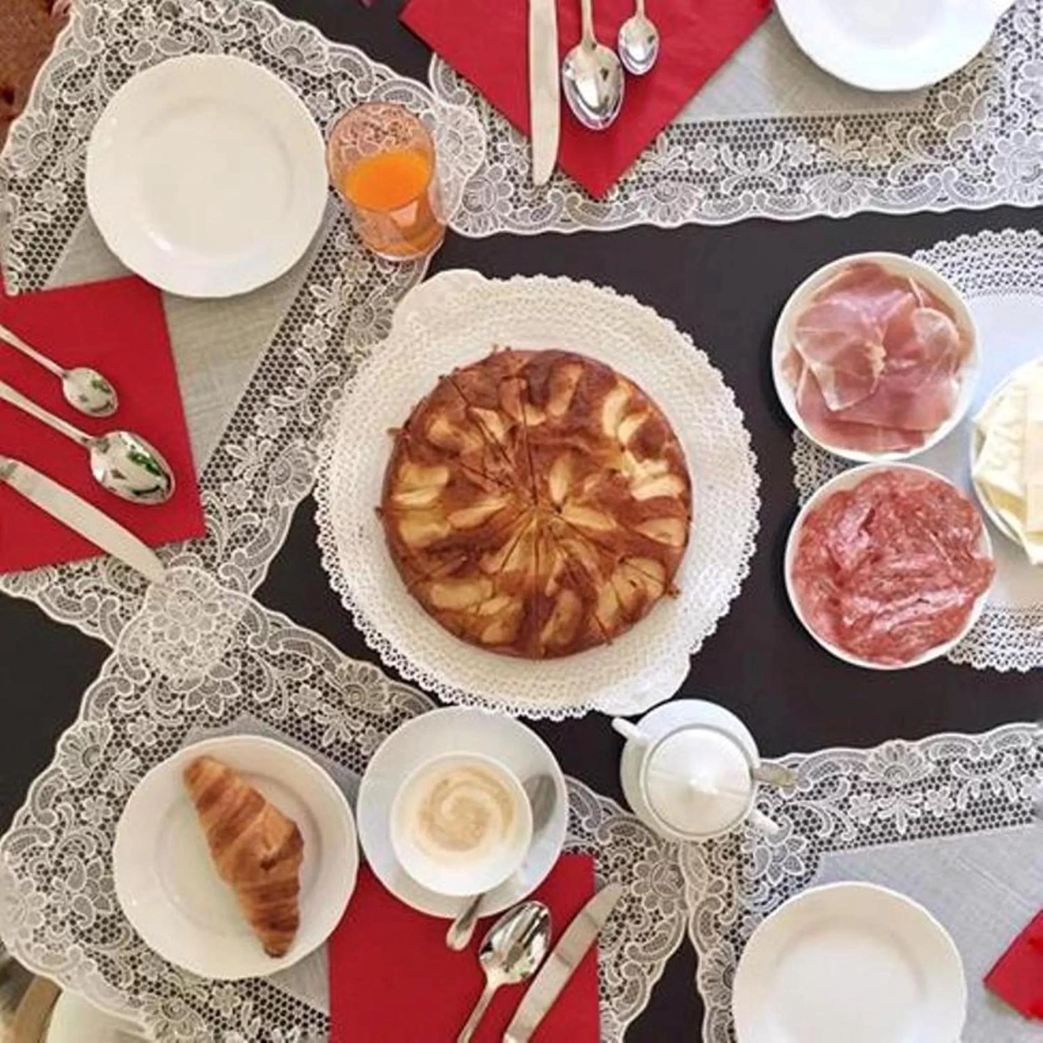 Buffet breakfast in Tornabuoni View