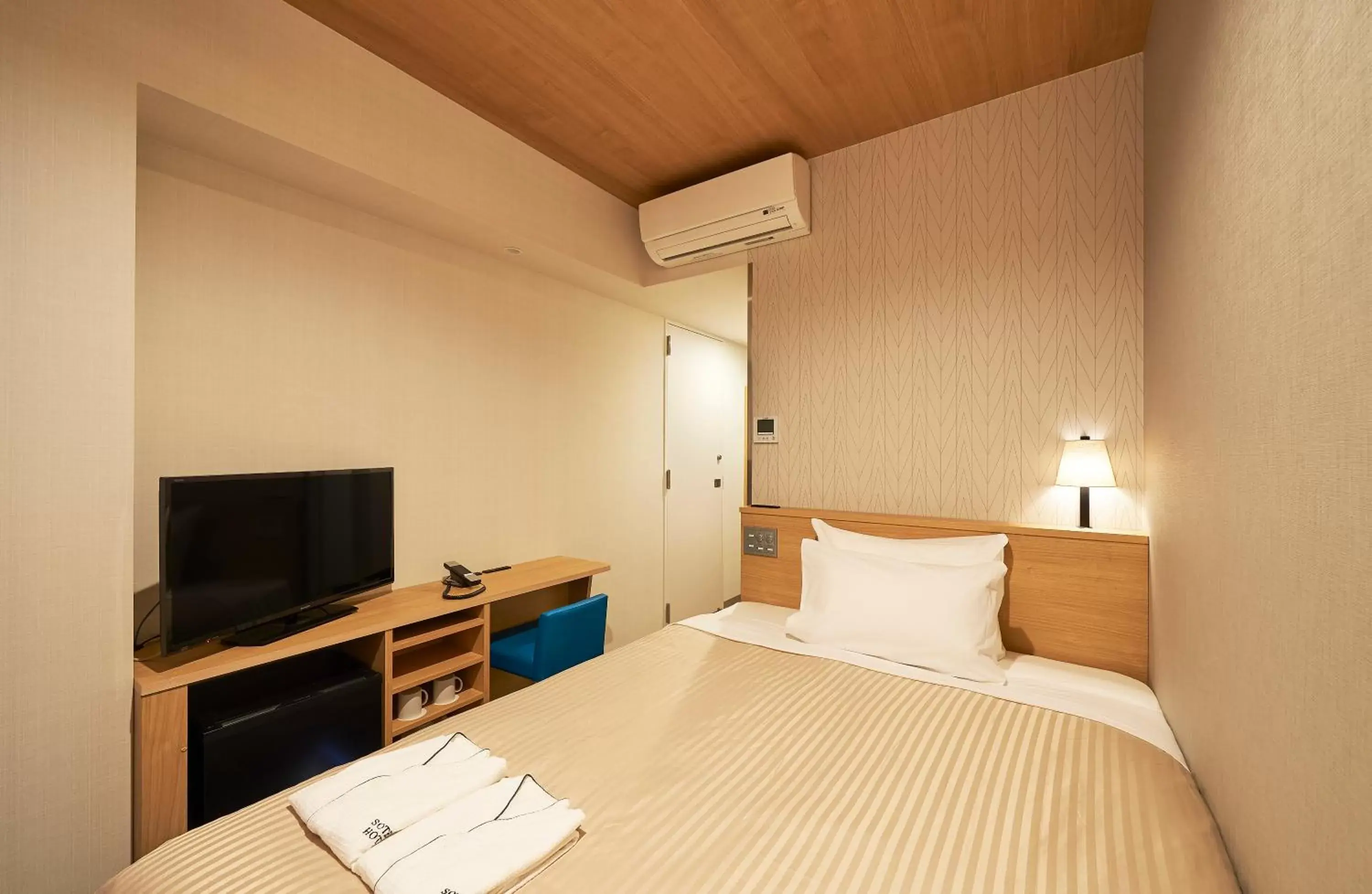 Photo of the whole room, Bed in Sotetsu Fresa Inn Tokyo-Tamachi