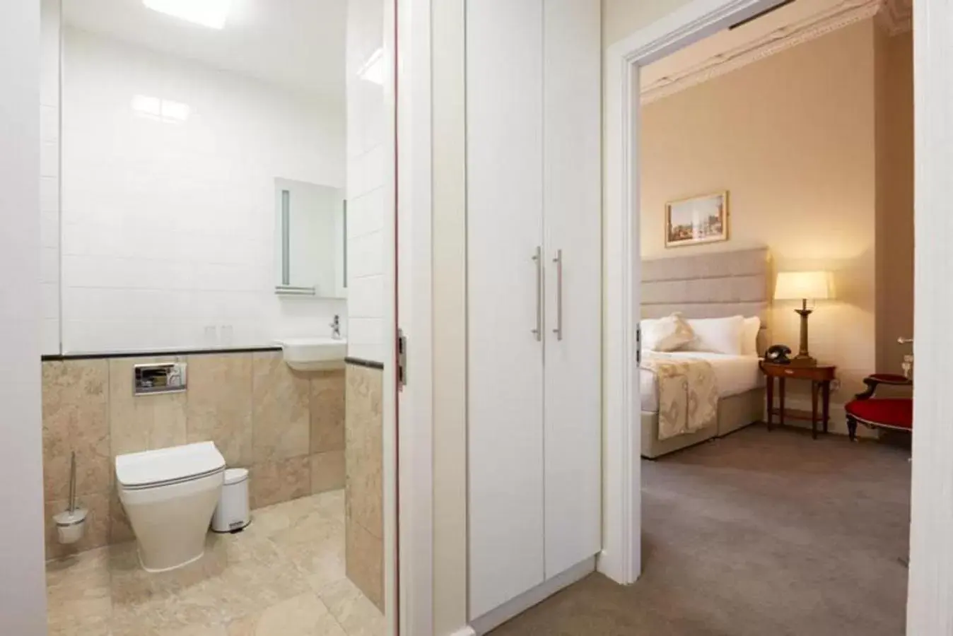 Toilet, Bathroom in Gardiner Lodge