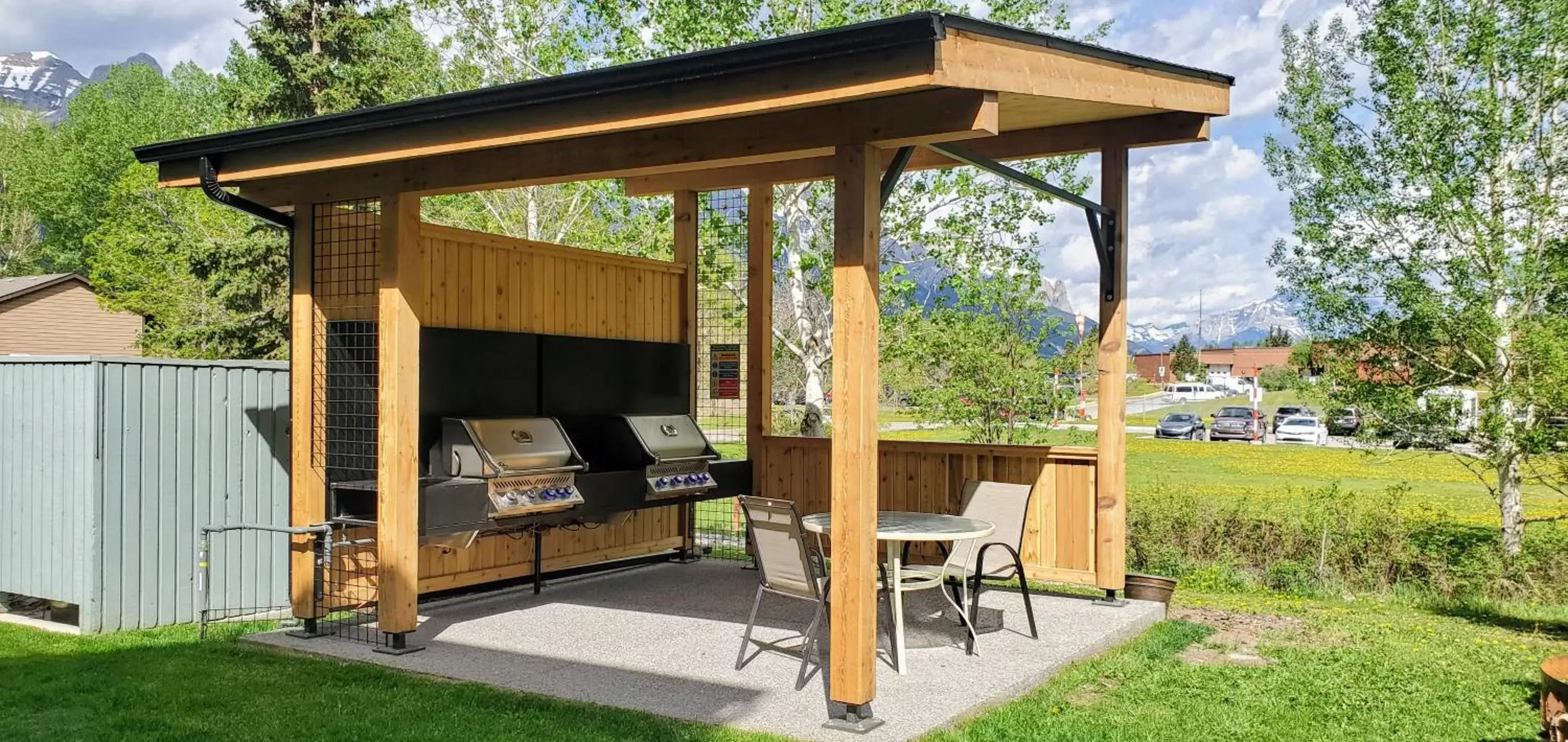 BBQ facilities in Sunset Resorts Canmore and Spa