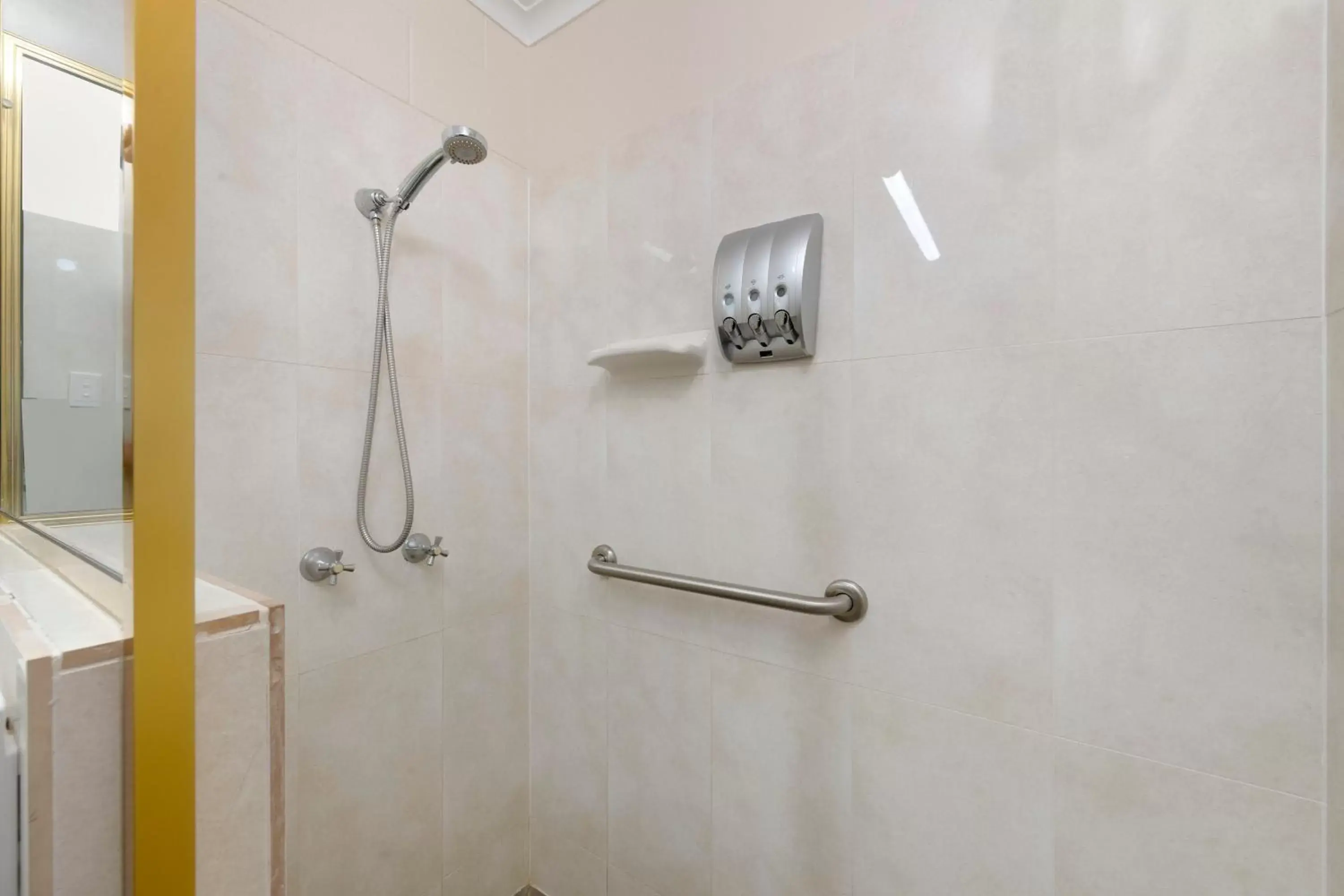 Bathroom in Best Western Bundaberg City Motor Inn