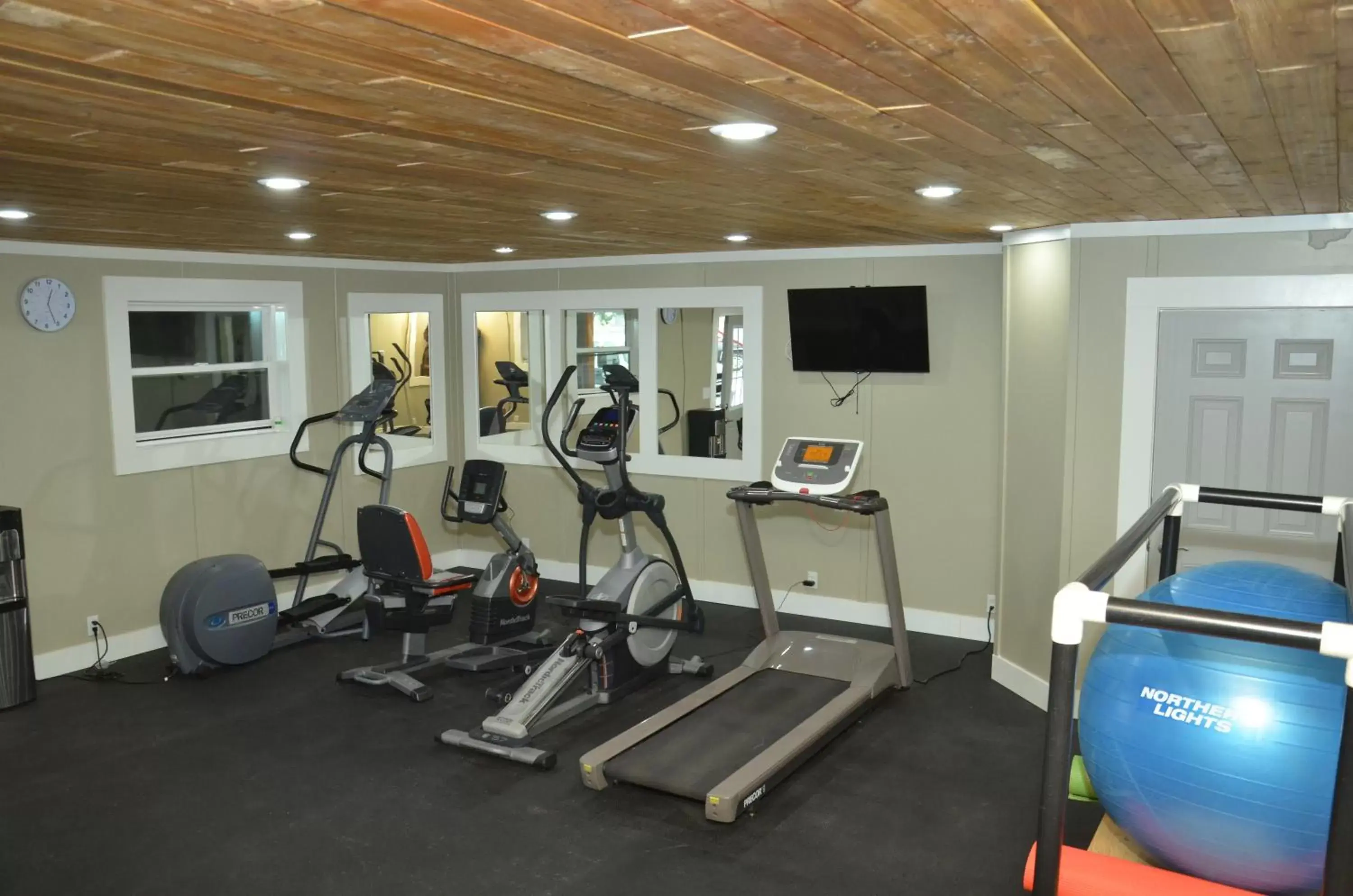 Fitness centre/facilities, Fitness Center/Facilities in Days Inn by Wyndham Golden