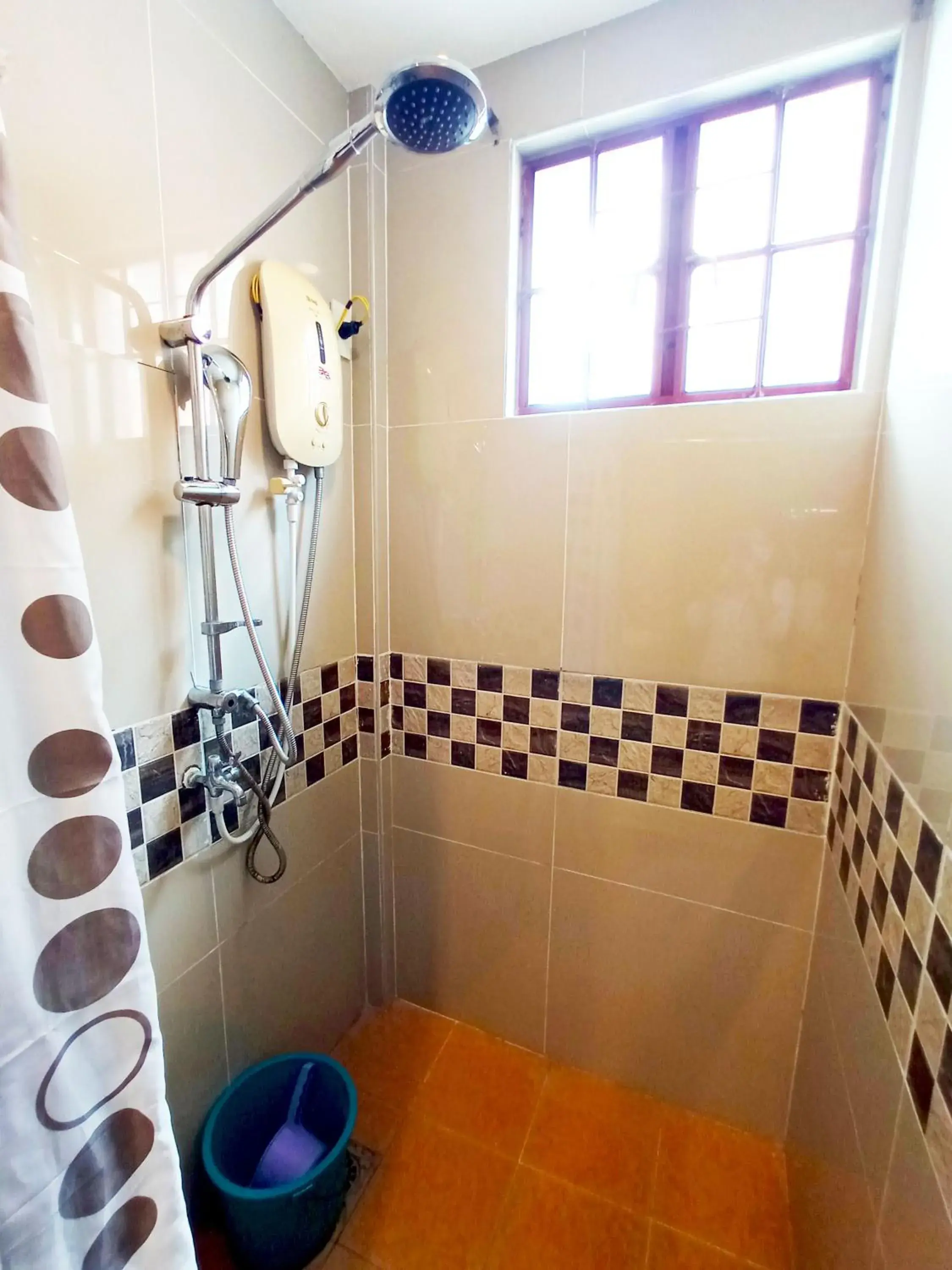 Shower, Bathroom in B&J Guesthouse Tagbilaran