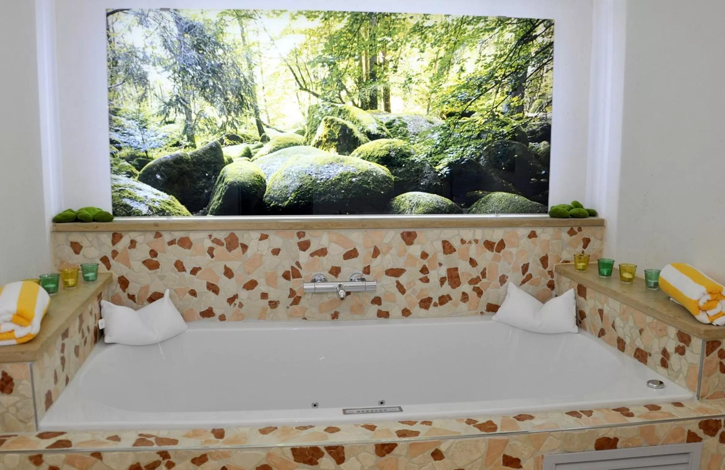 Hot Tub in Klassik Hotel am Tor