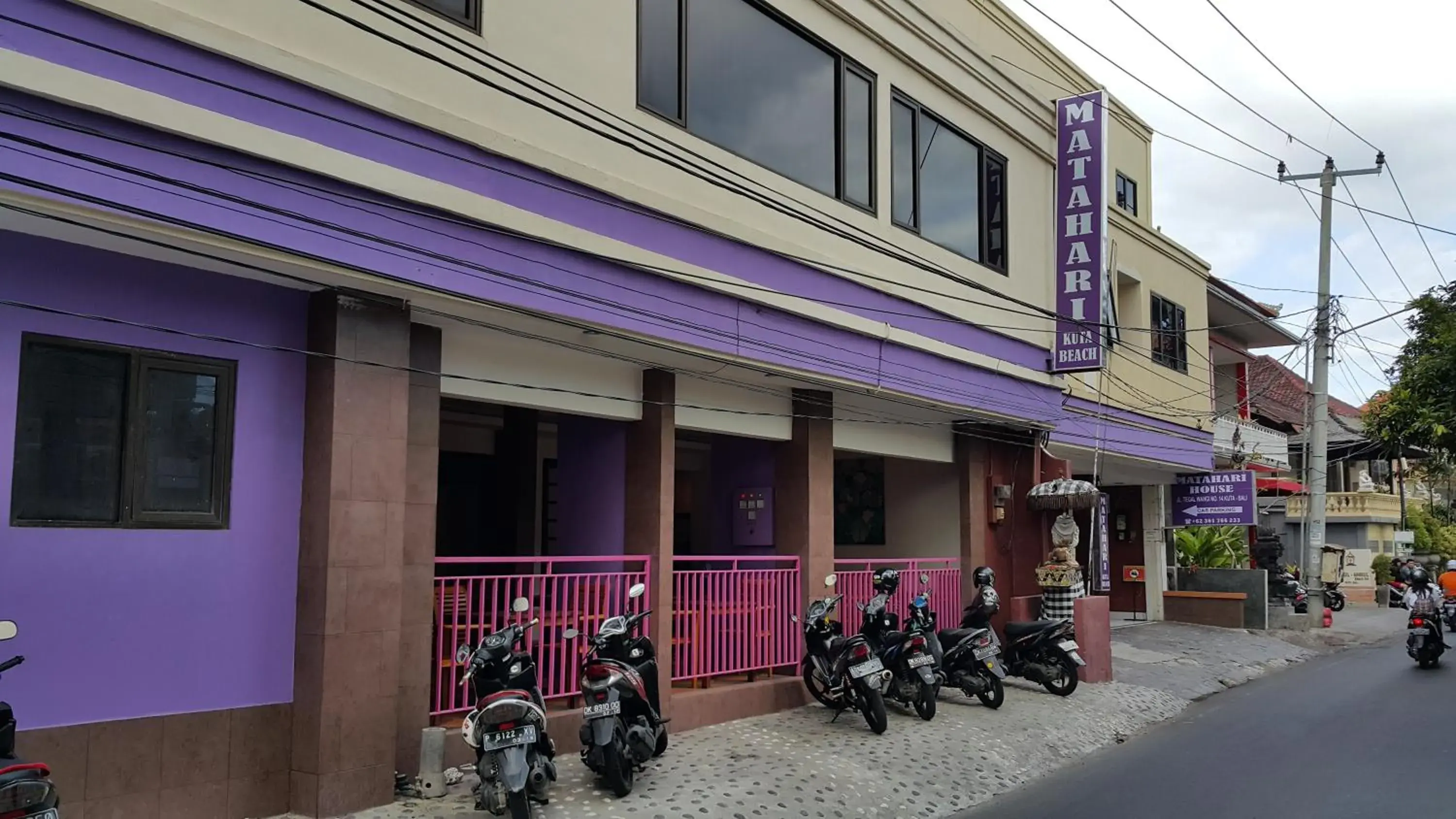 Facade/entrance in Matahari Guest House