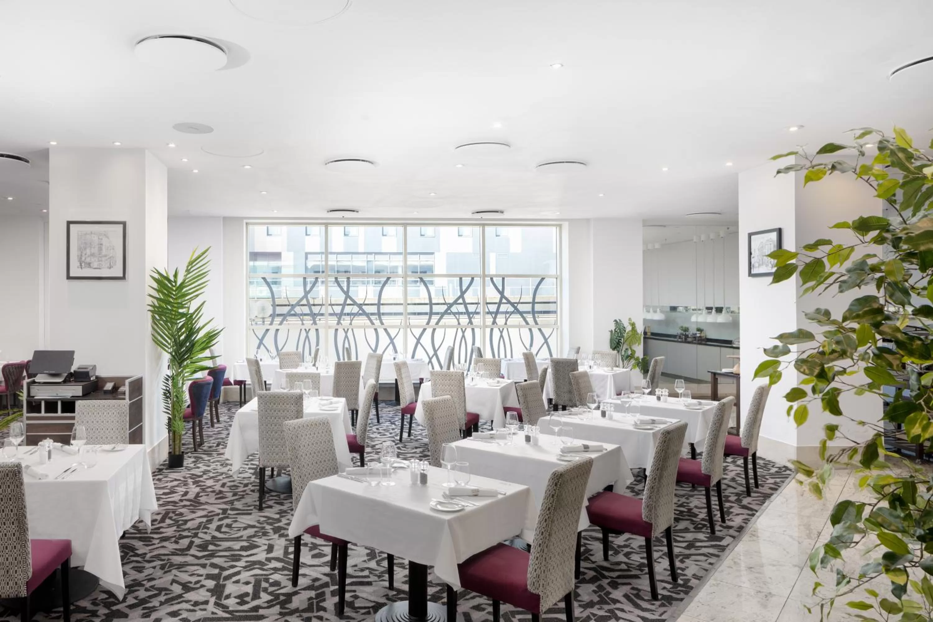 Restaurant/places to eat in Sofitel London Gatwick