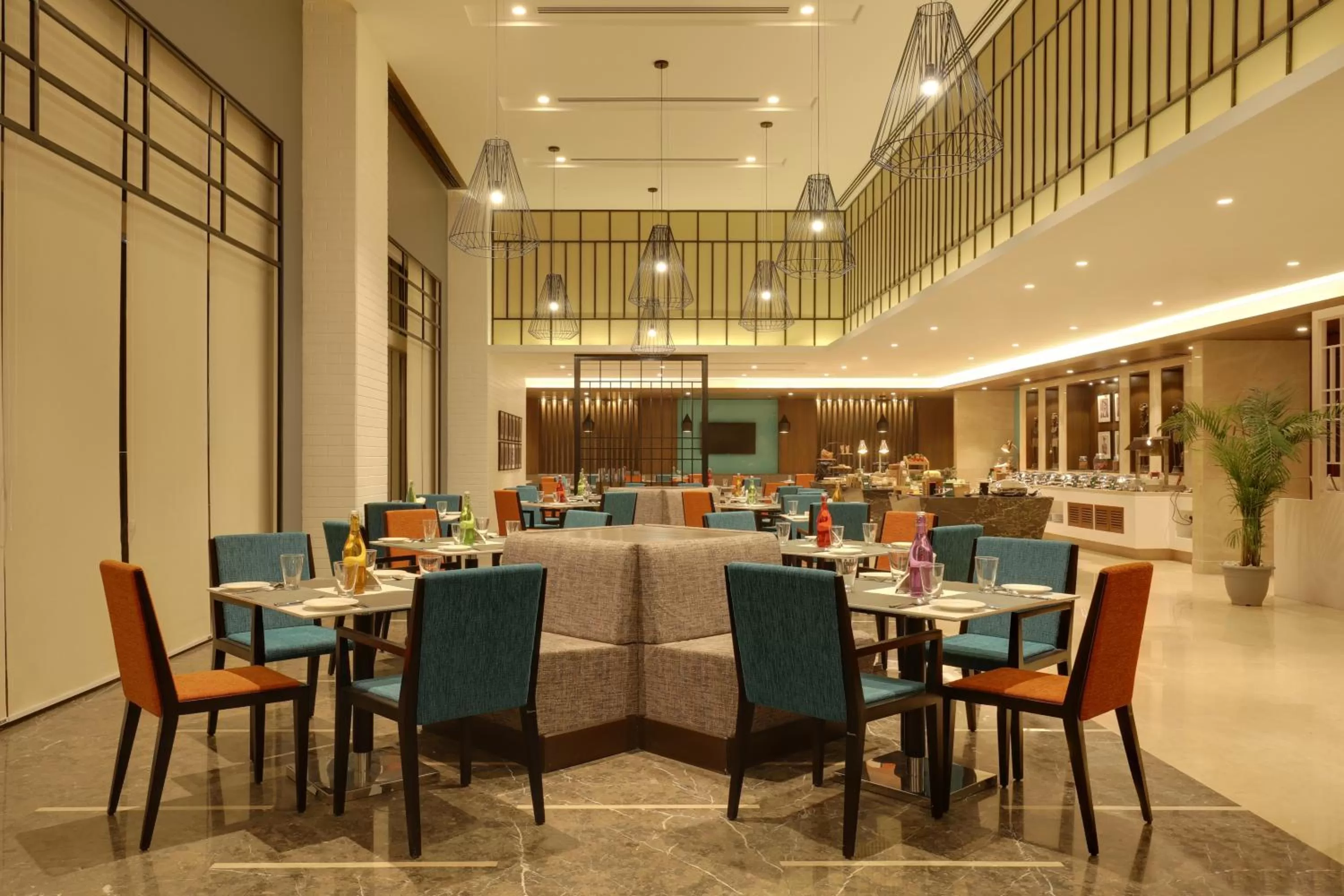 Restaurant/places to eat in Lemon Tree Hotel, Jhansi