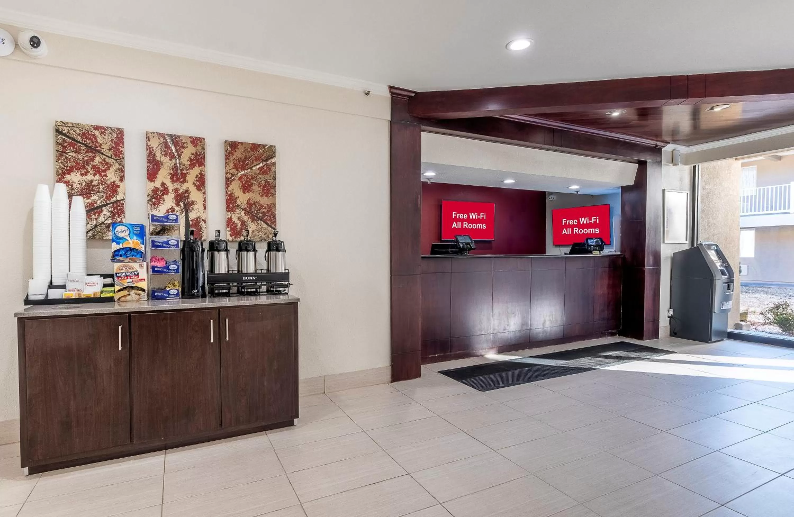 Lobby or reception in Red Roof Inn Bordentown - McGuire AFB