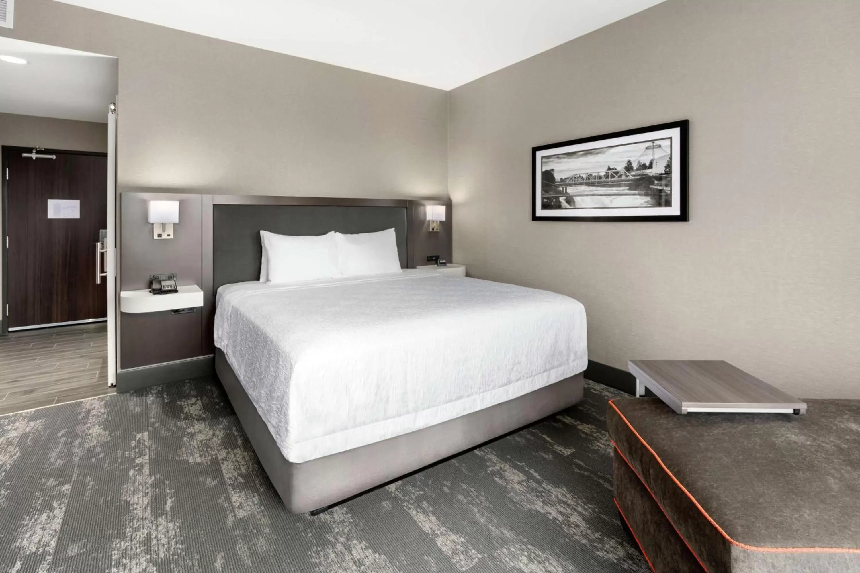 Photo of the whole room, Bed in Hampton Inn & Suites Spokane Downtown-South
