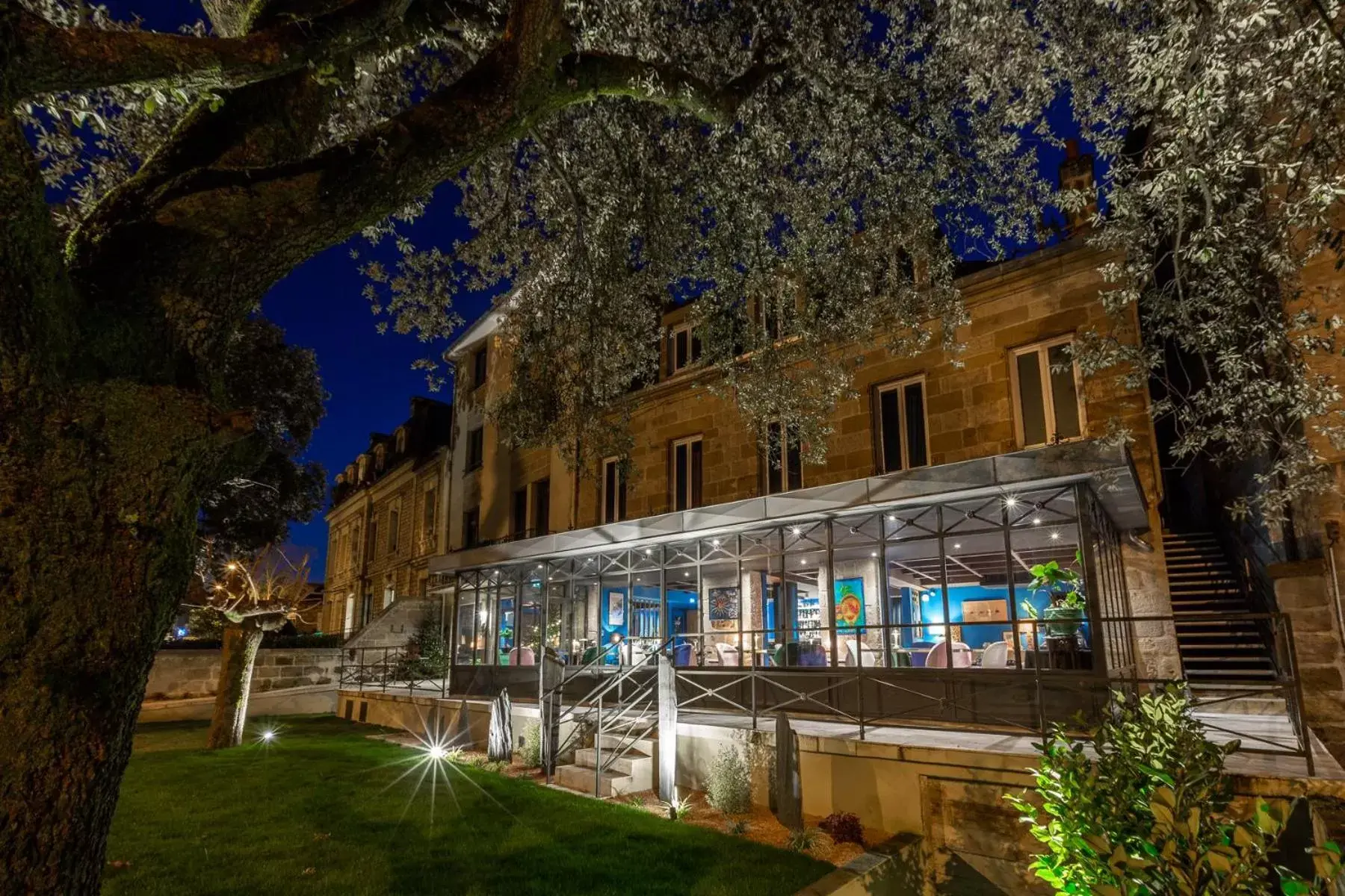 Property Building in Hôtel De Charme Le Chêne Vert