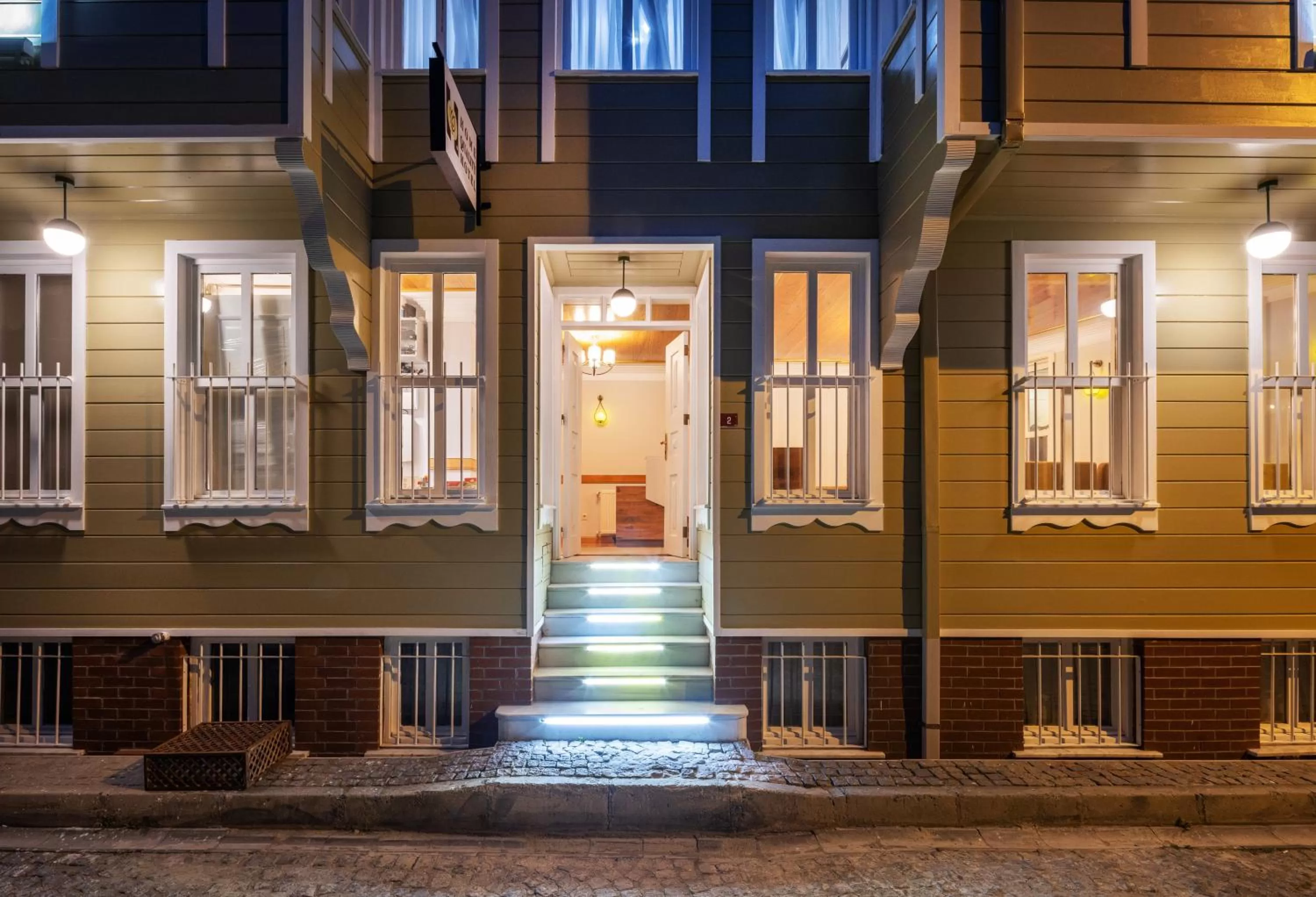 Property building in HOME QUALITY HOTEL