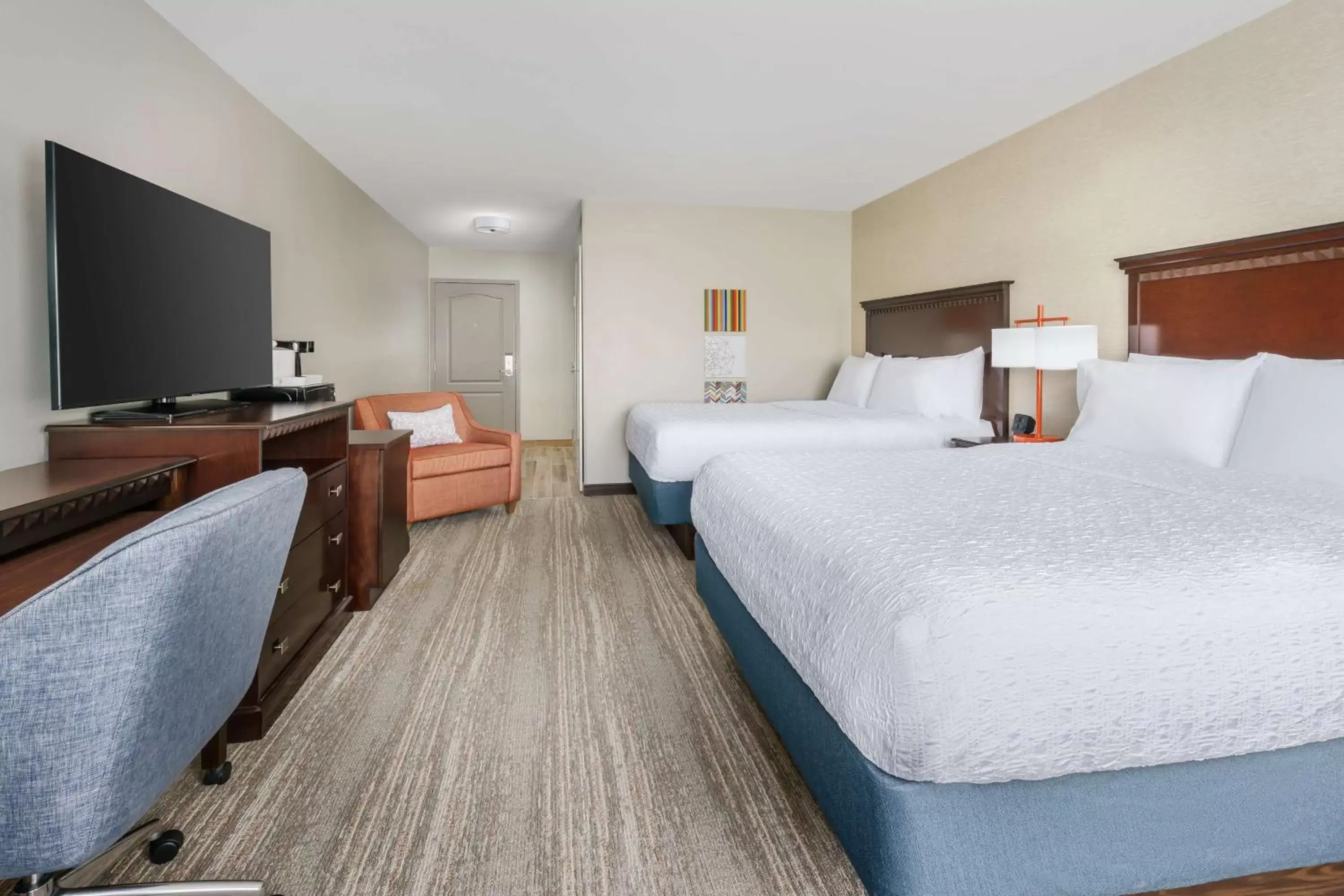 Bedroom in Hampton Inn & Suites Thousand Oaks
